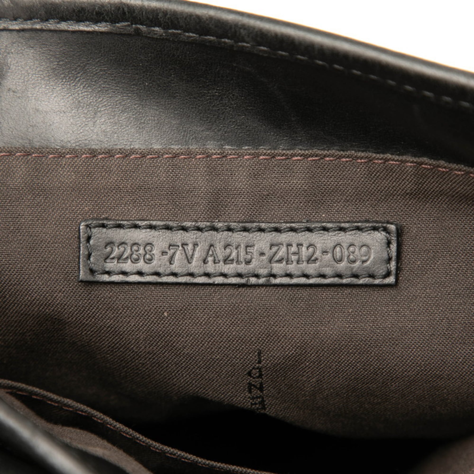 Fendi Black Leather Messenger Bag (Pre-Owned)