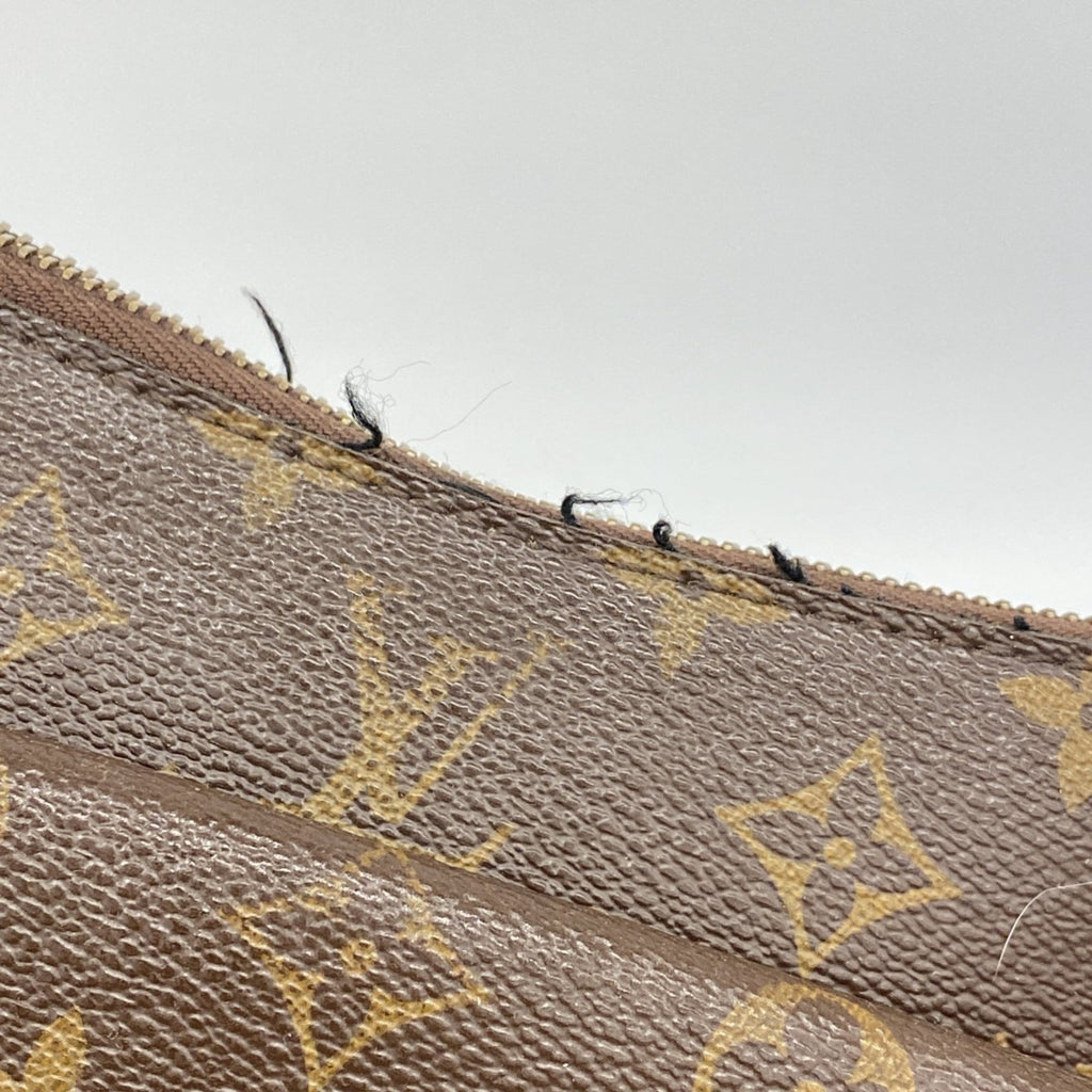 Louis Vuitton Brown Shoulder Bag (Pre-Owned)
