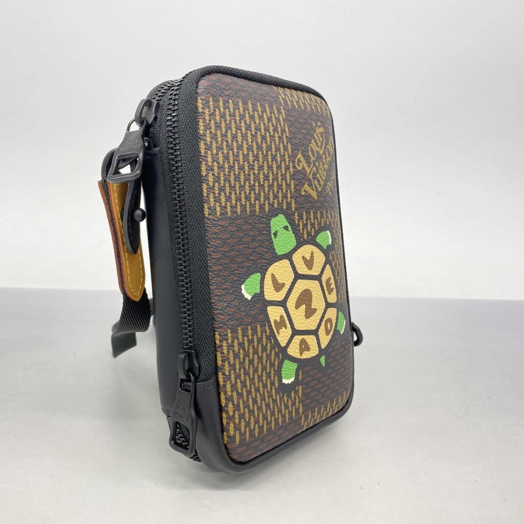 Louis Vuitton Brown Shoulder Bag (Pre-Owned)