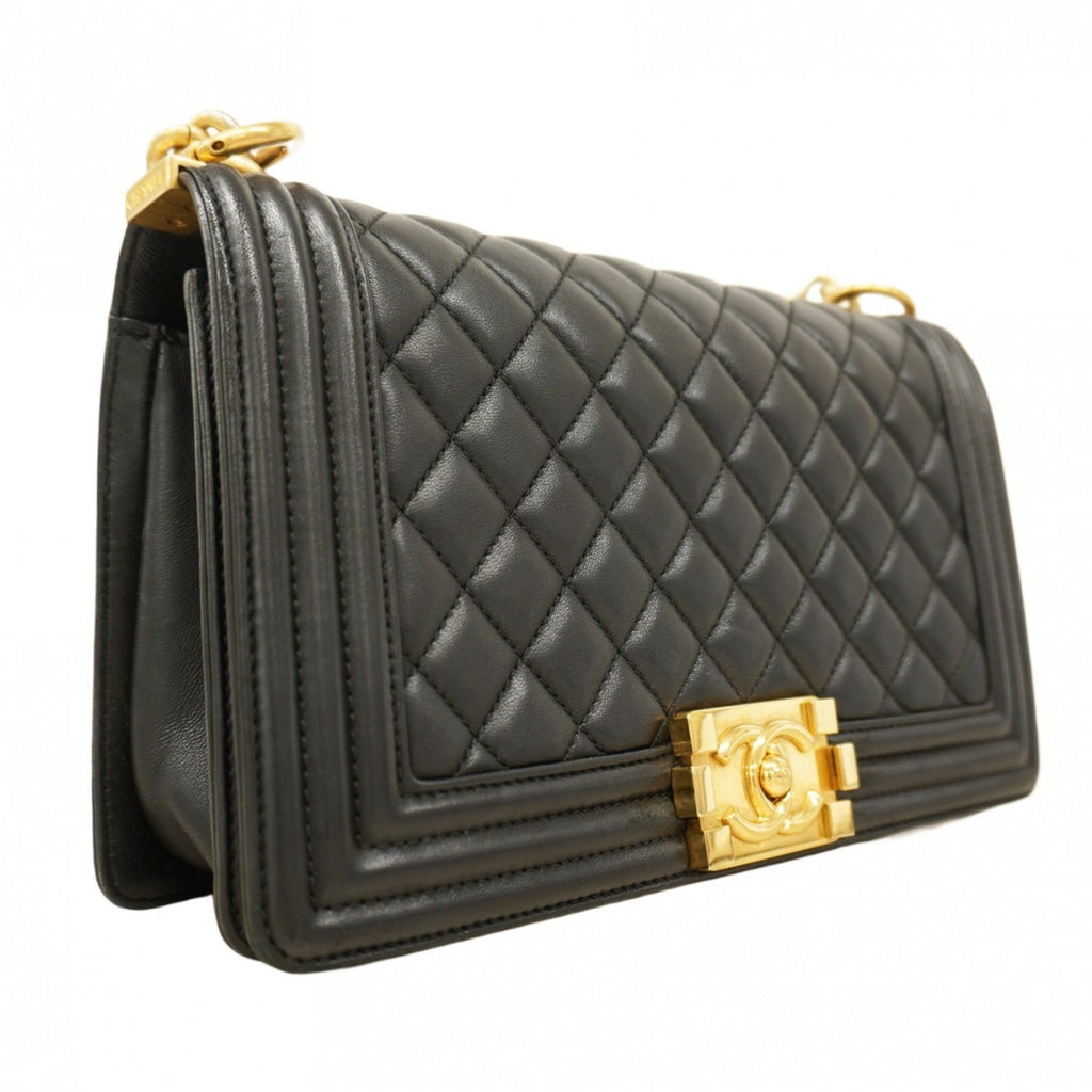 Chanel Black Leather Shoulder Bag (Pre-Owned)