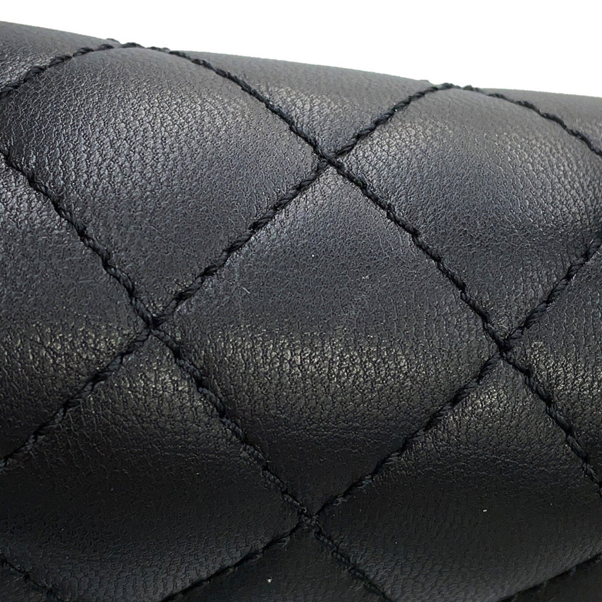 Chanel Matelasse Black Leather Handbag (Pre-Owned)
