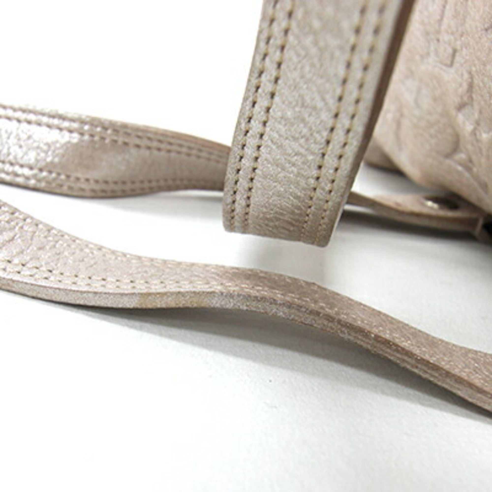 Louis Vuitton Peche Leather Handbag (Pre-Owned)