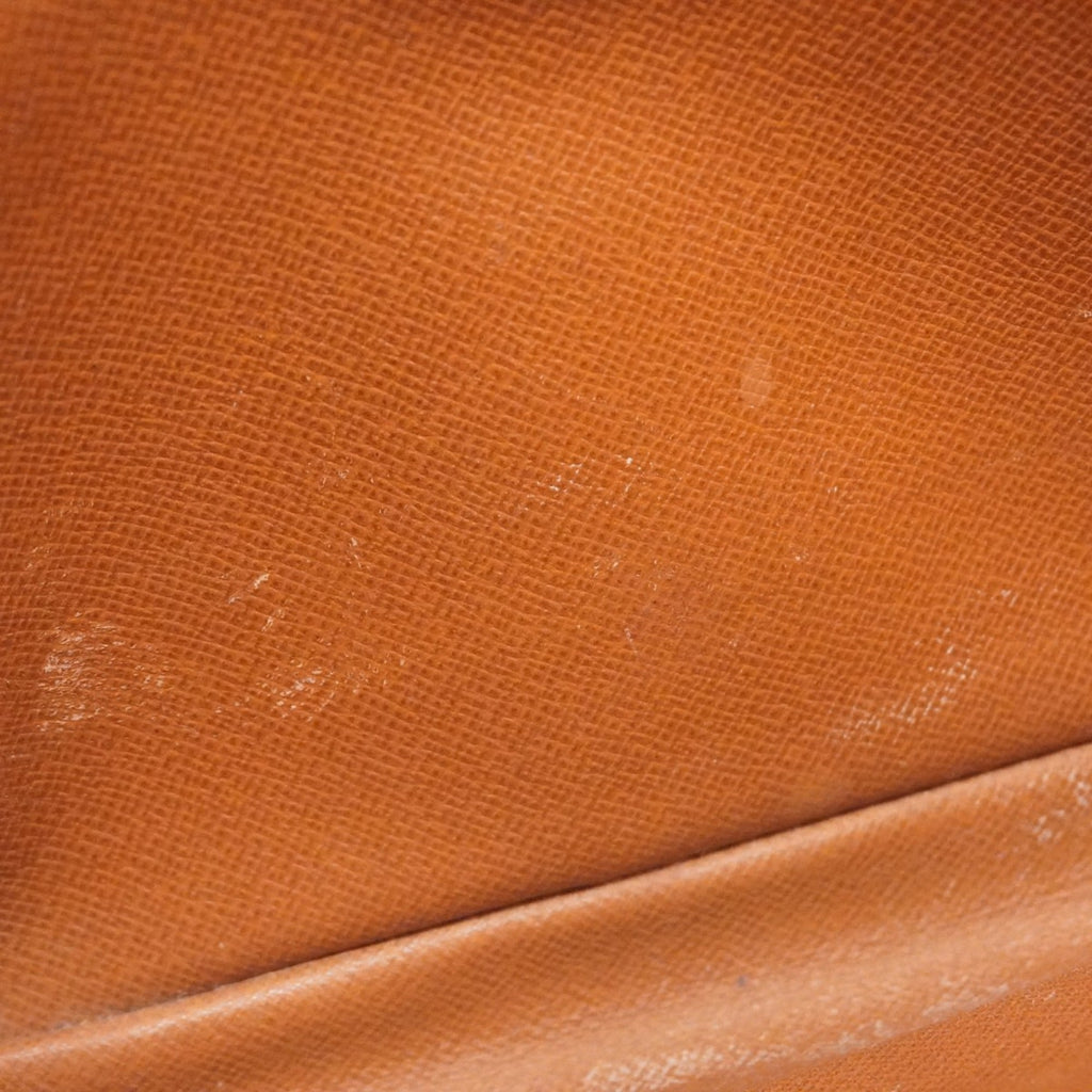 Louis Vuitton Brown Clutch Bag (Pre-Owned)