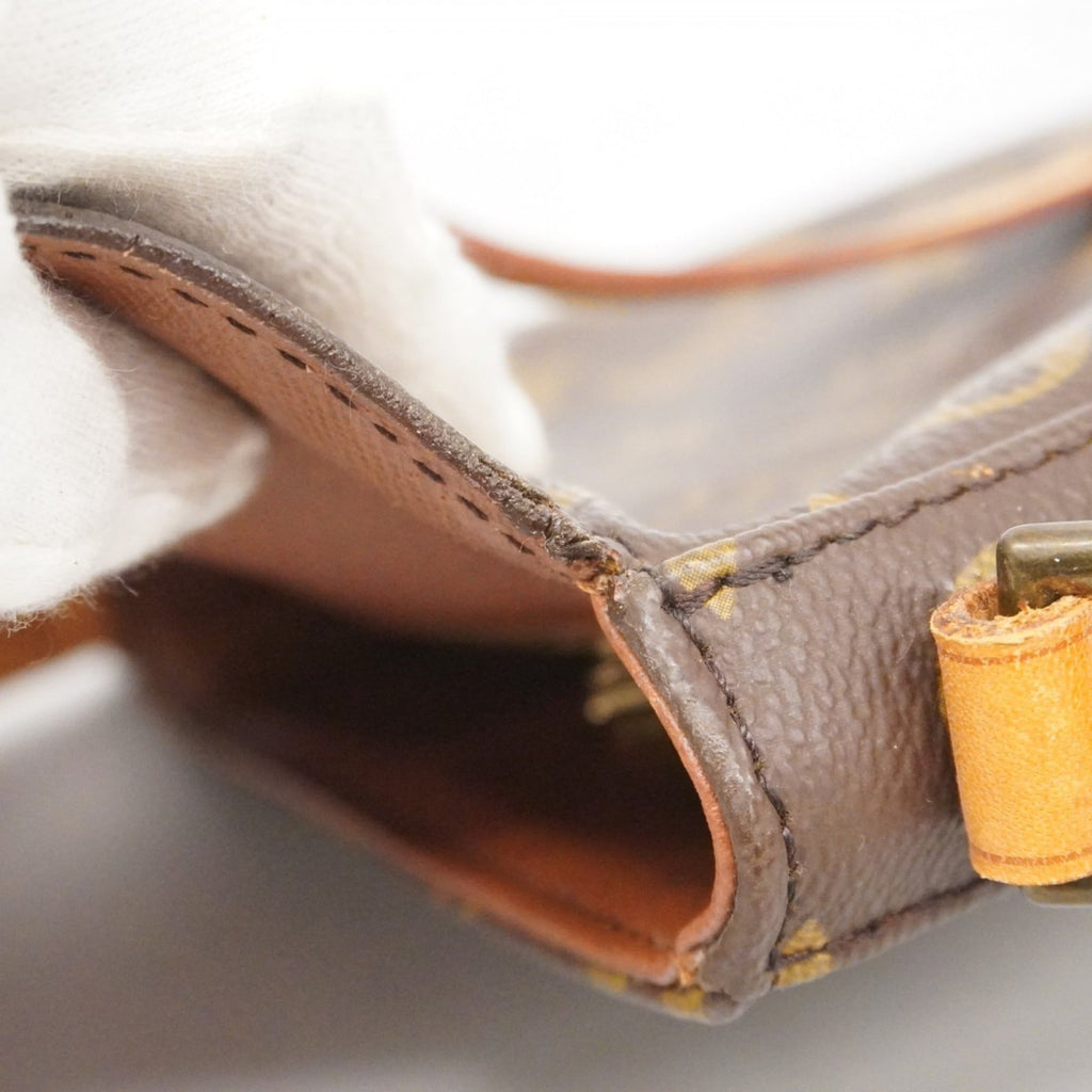 Louis Vuitton Brown Shoulder Bag (Pre-Owned)