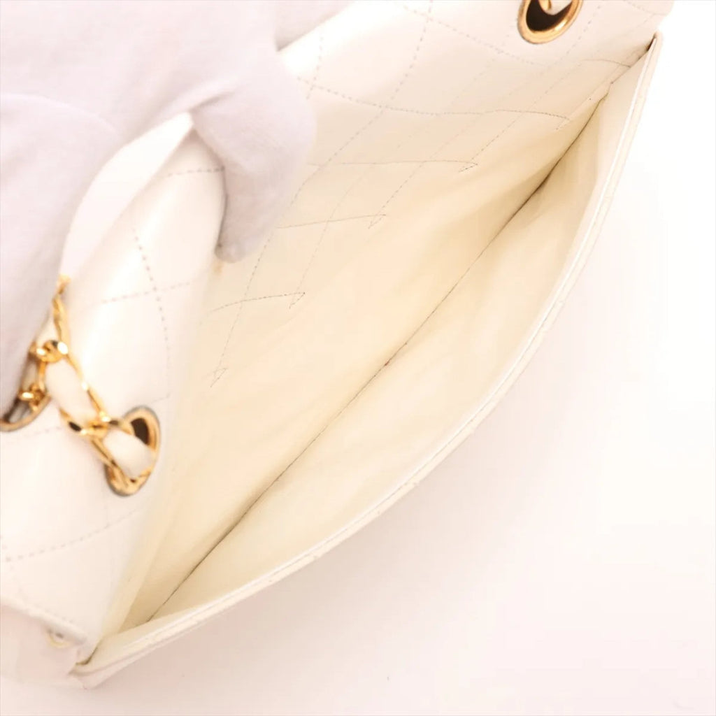 Chanel White Leather Shoulder Bag (Pre-Owned)