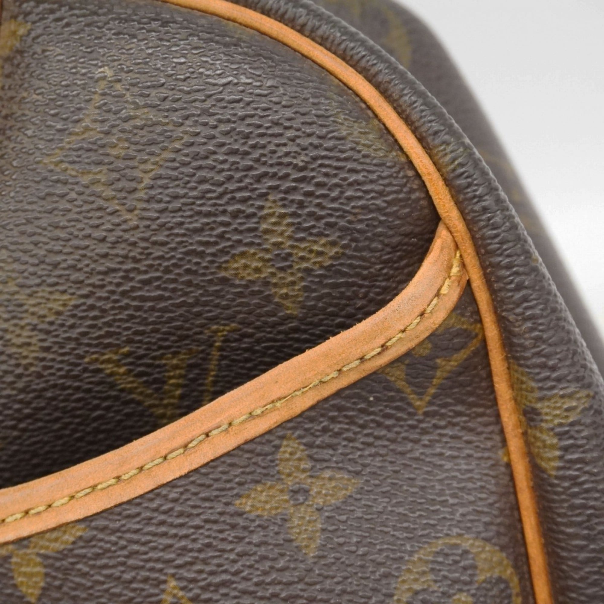 Louis Vuitton Brown Handbag (Pre-Owned)