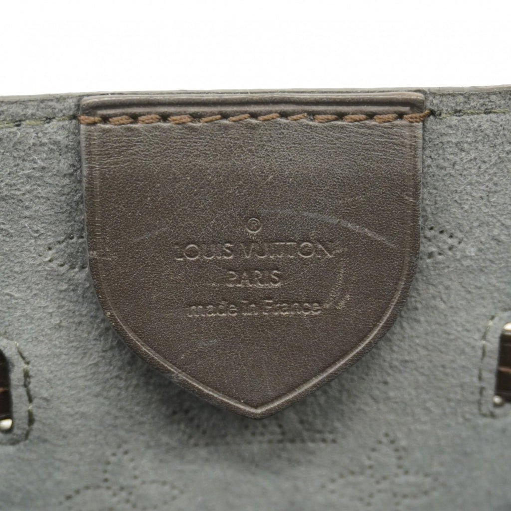 Louis Vuitton Noir Handbag (Pre-Owned)