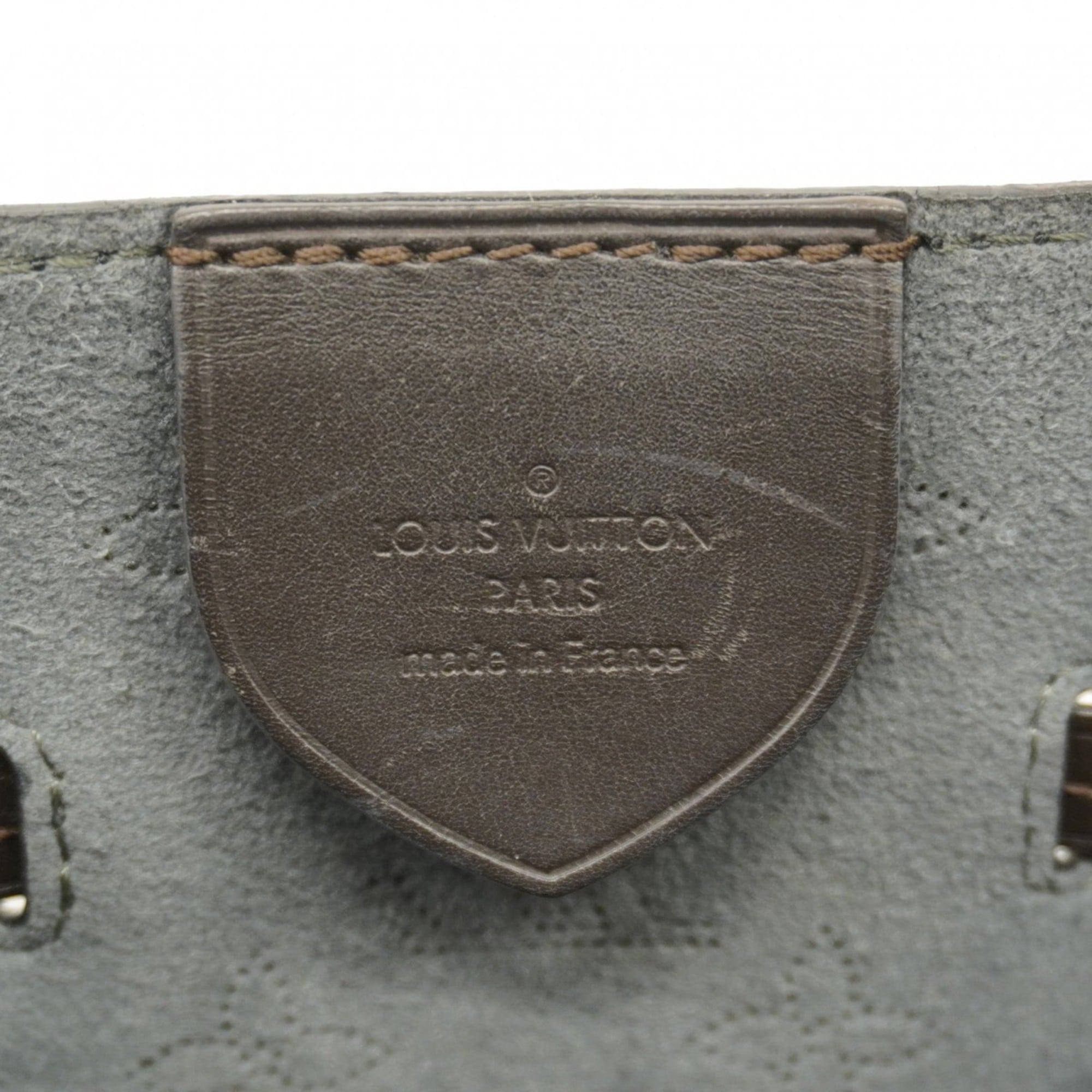 Louis Vuitton Noir Handbag (Pre-Owned)
