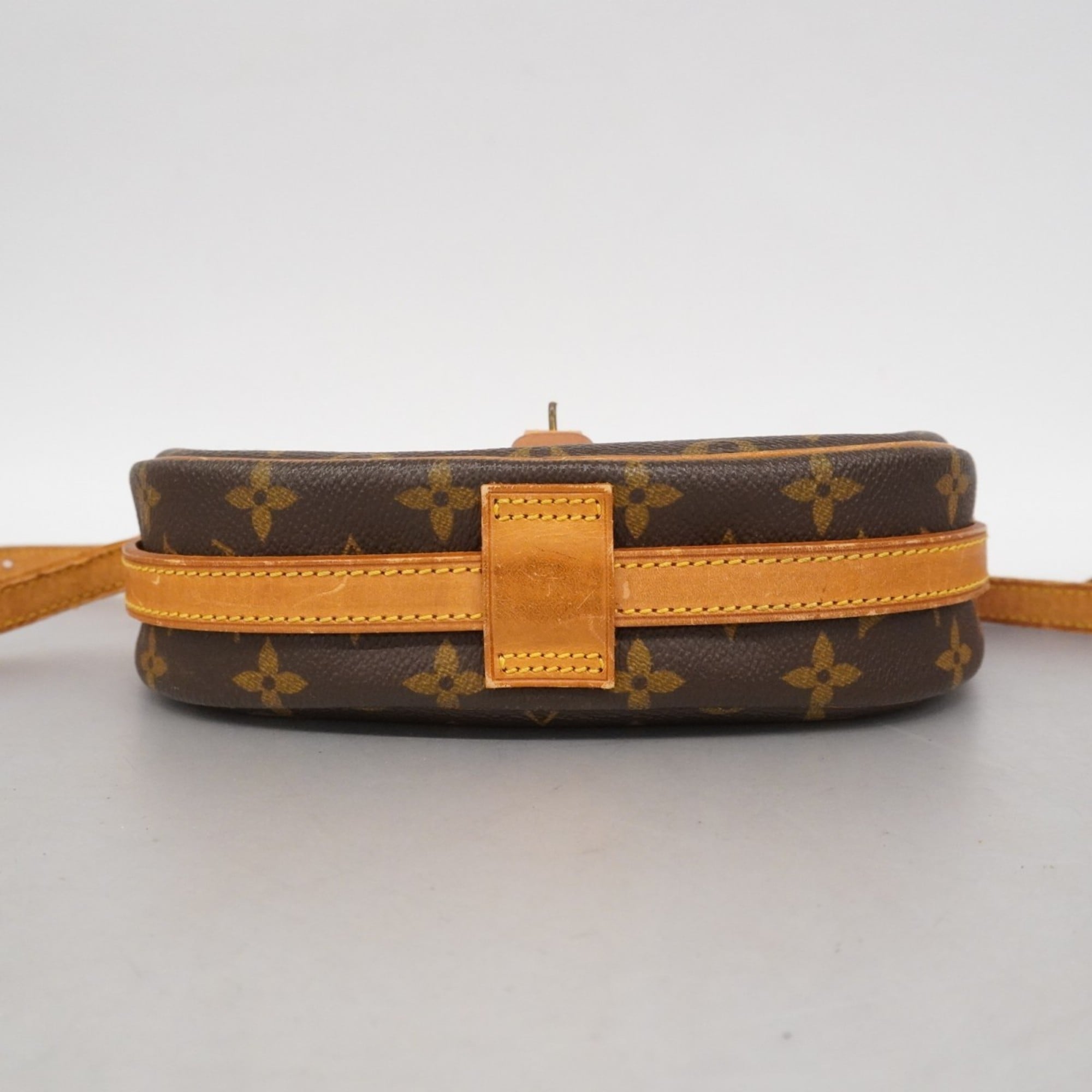 Louis Vuitton Brown Shoulder Bag (Pre-Owned)