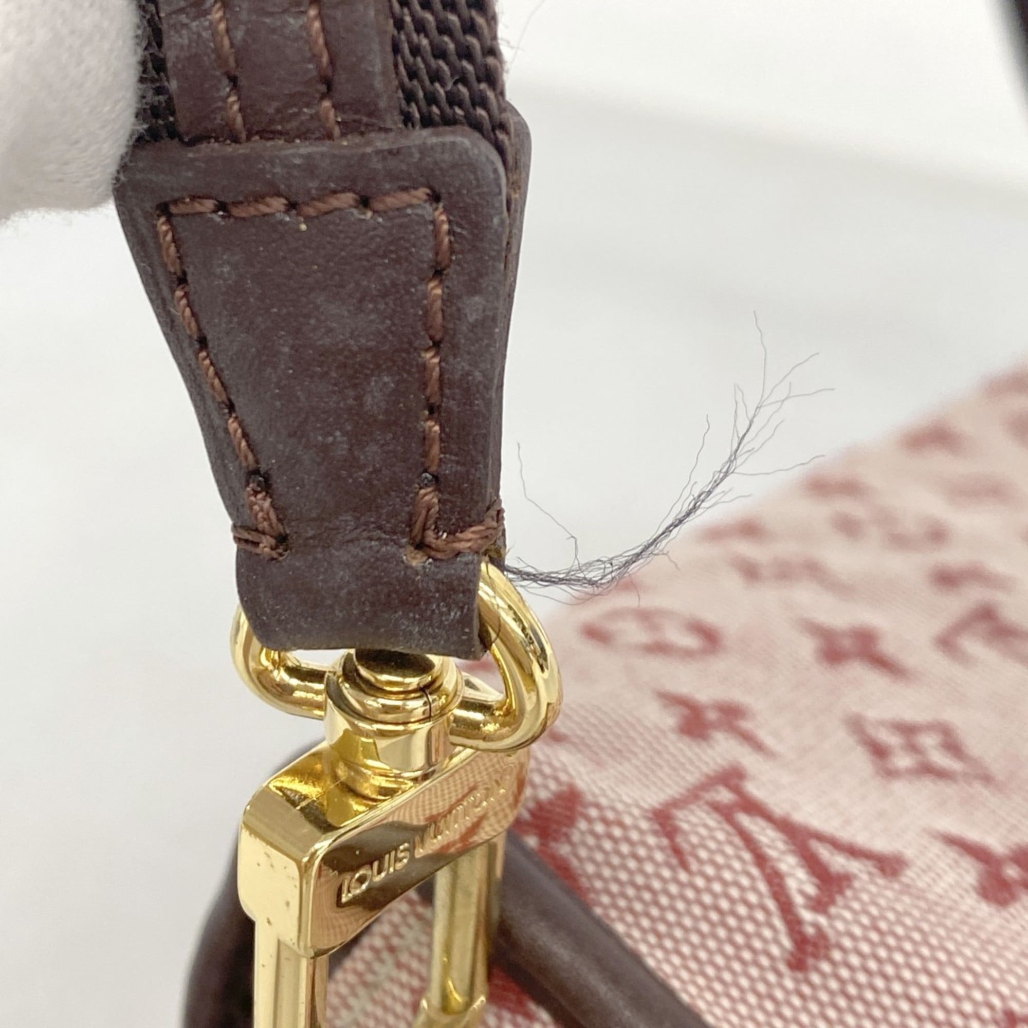 Louis Vuitton Cerise Shoulder Bag (Pre-Owned)