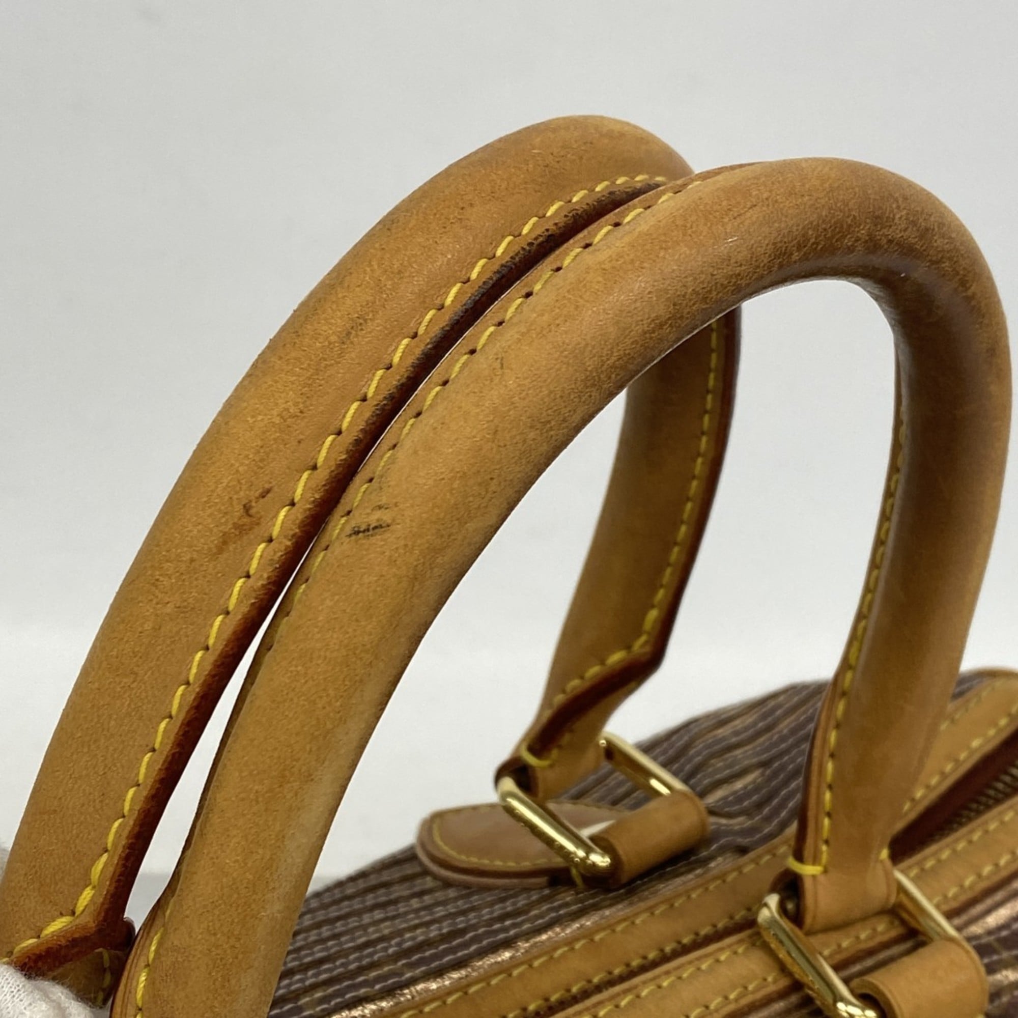Louis Vuitton Peche Handbag (Pre-Owned)