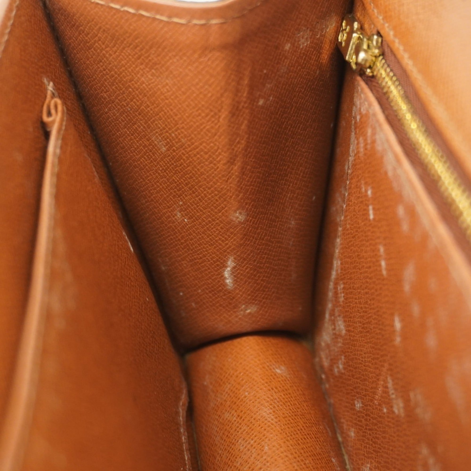 Louis Vuitton Brown Clutch Bag (Pre-Owned)