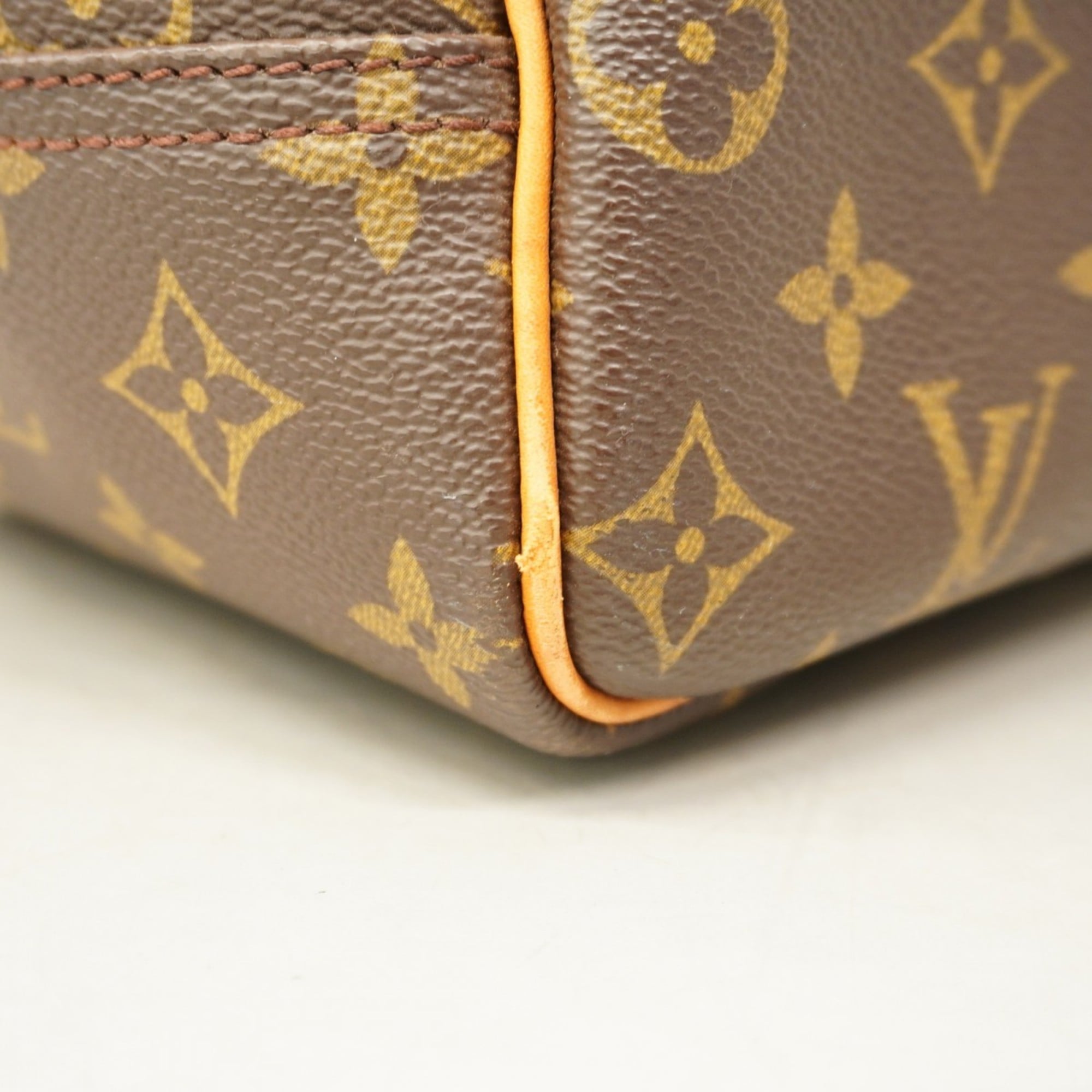 Louis Vuitton Brown Handbag (Pre-Owned)