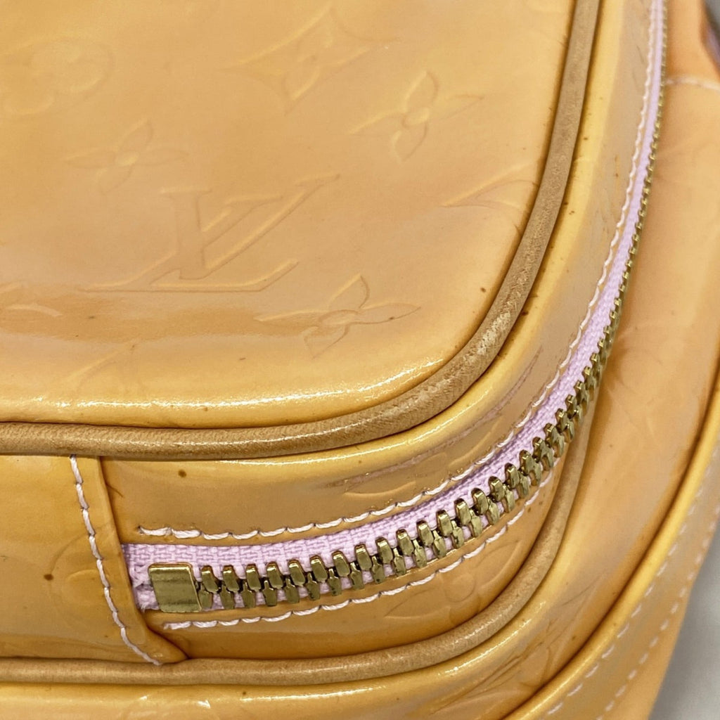 Louis Vuitton Rose Shoulder Bag (Pre-Owned)