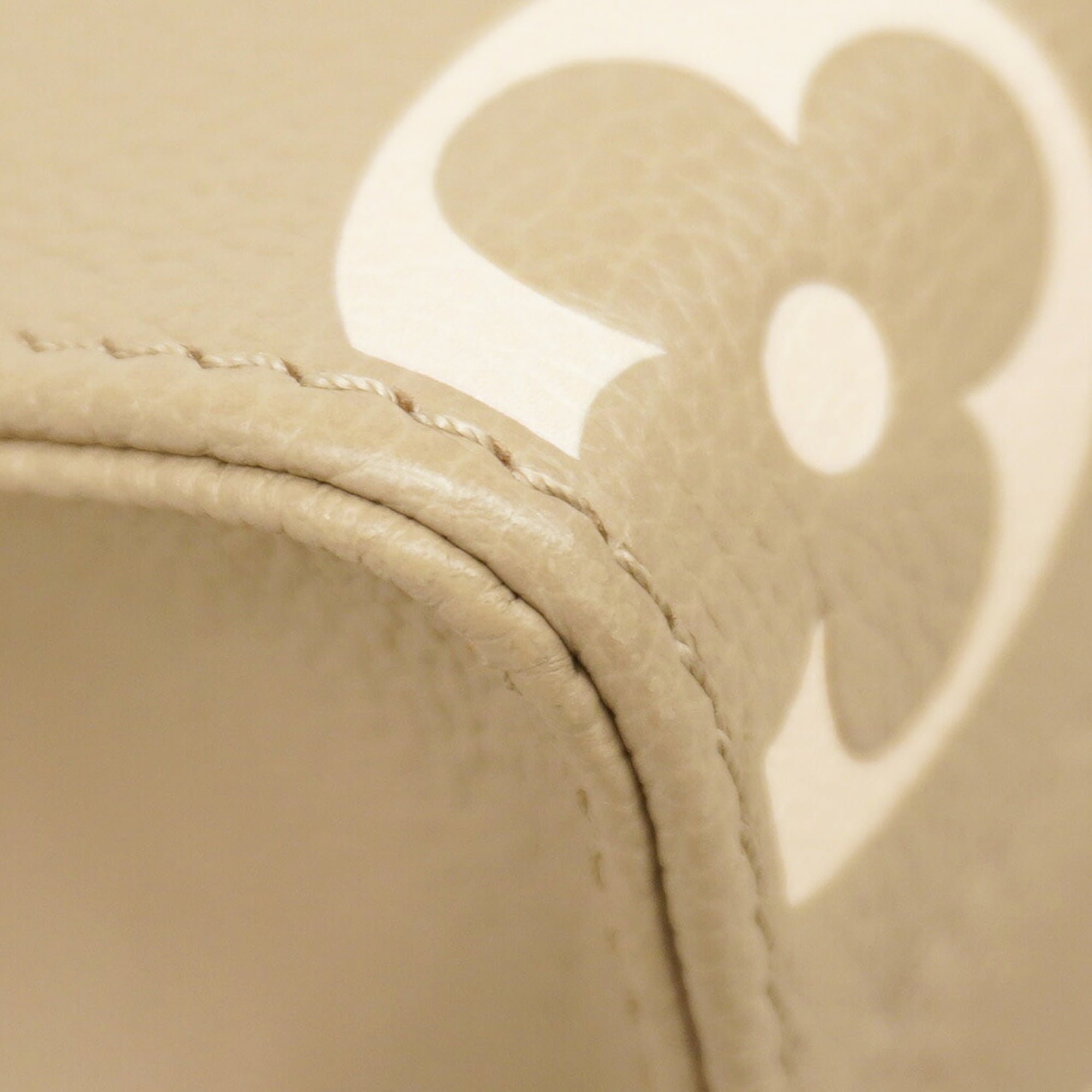 Louis Vuitton Cream Tourterelle Handbag (Pre-Owned)