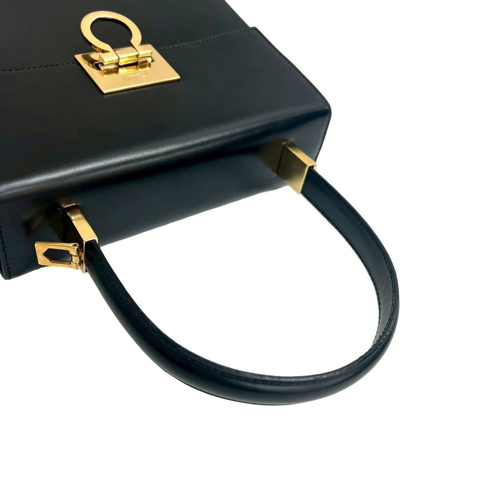 Salvatore Ferragamo Black Leather Handbag Shoulder Bag (Pre-Owned)