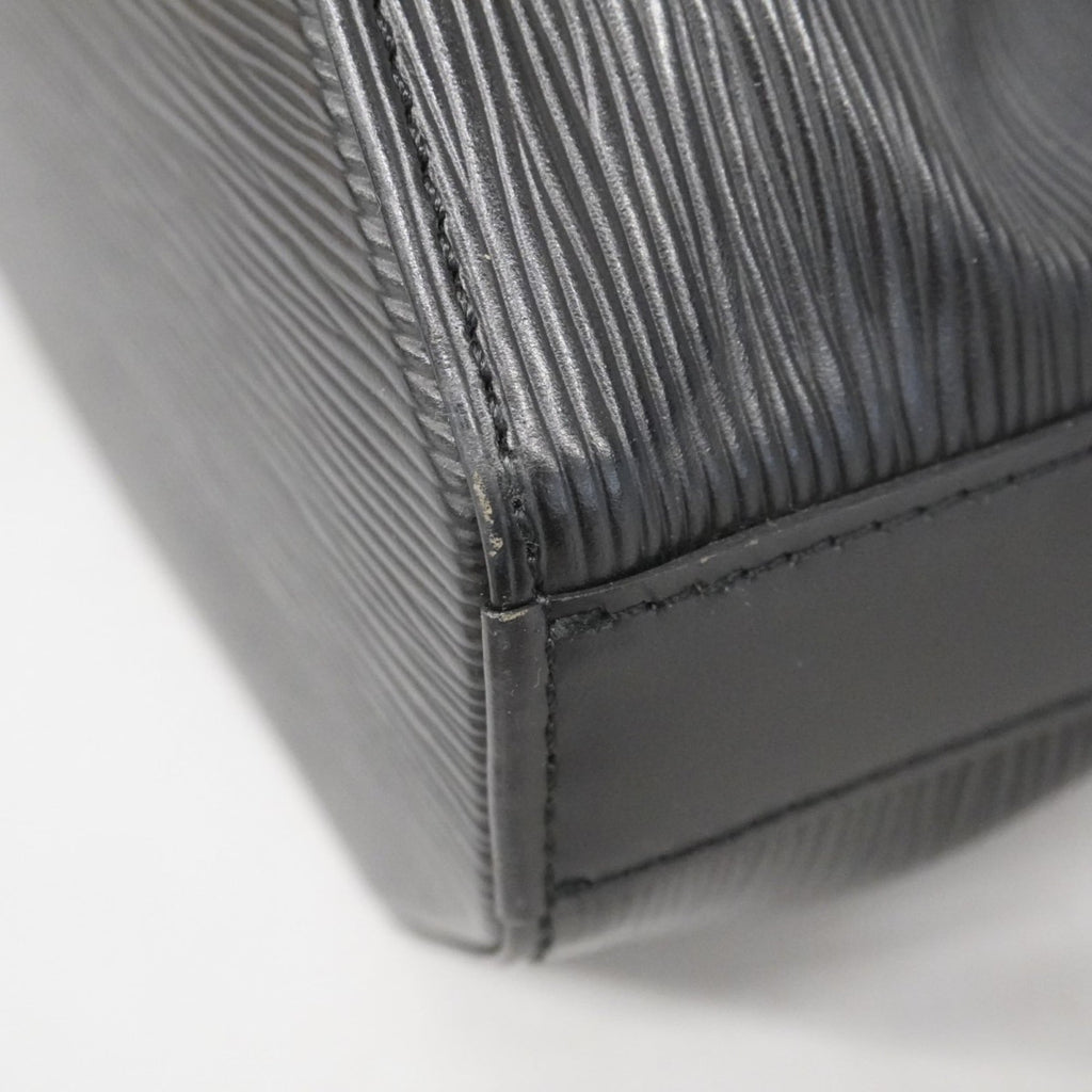Louis Vuitton Noir Shoulder Bag (Pre-Owned)