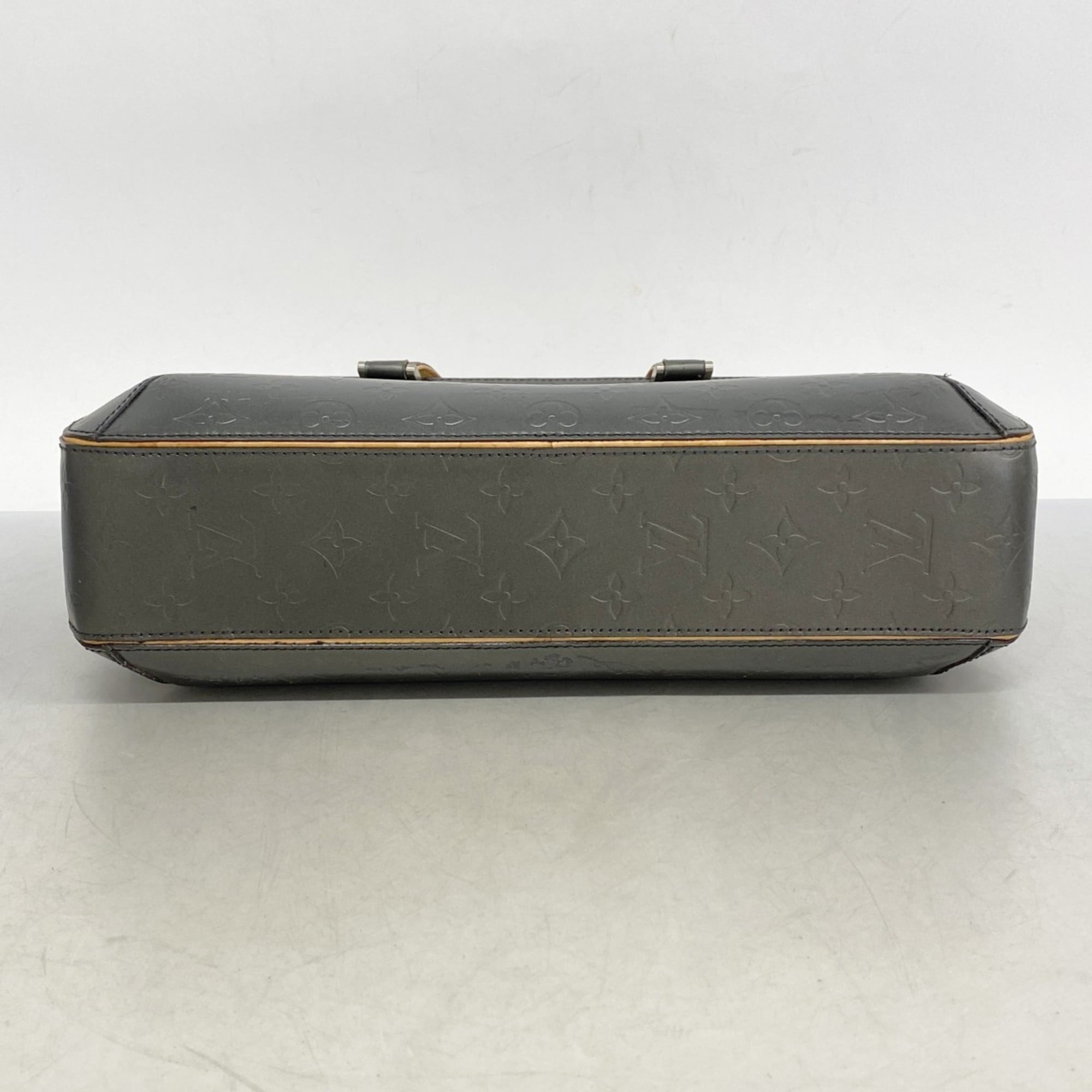 Louis Vuitton Noir Handbag (Pre-Owned)