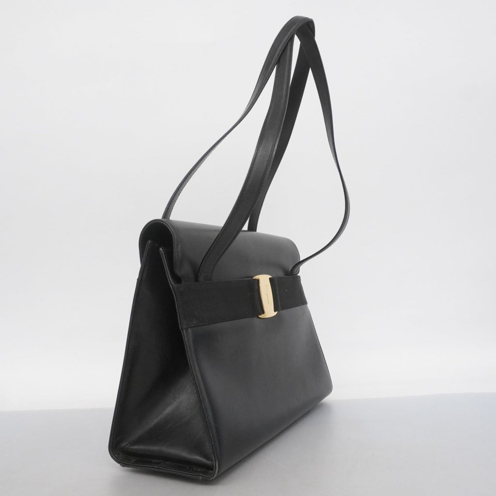 Salvatore Ferragamo Black Leather Shoulder Bag (Pre-Owned)