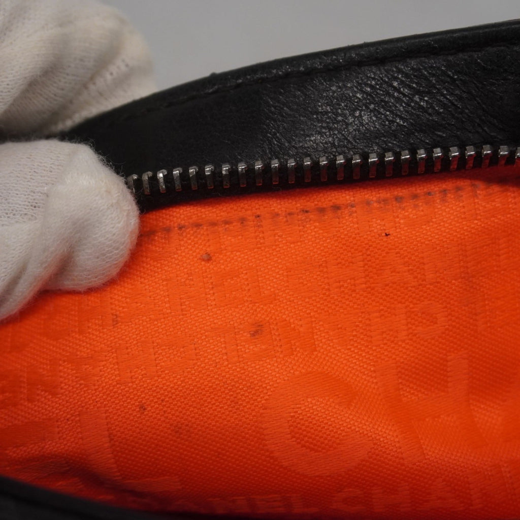 Chanel Black Leather Handbag (Pre-Owned)