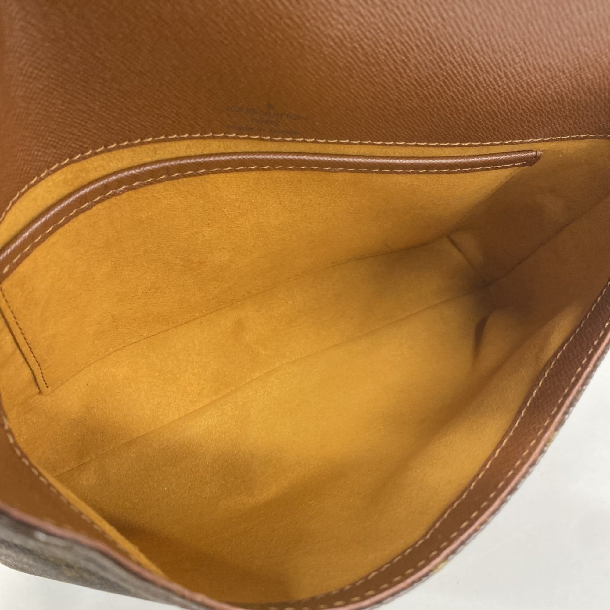 Louis Vuitton Brown Shoulder Bag (Pre-Owned)