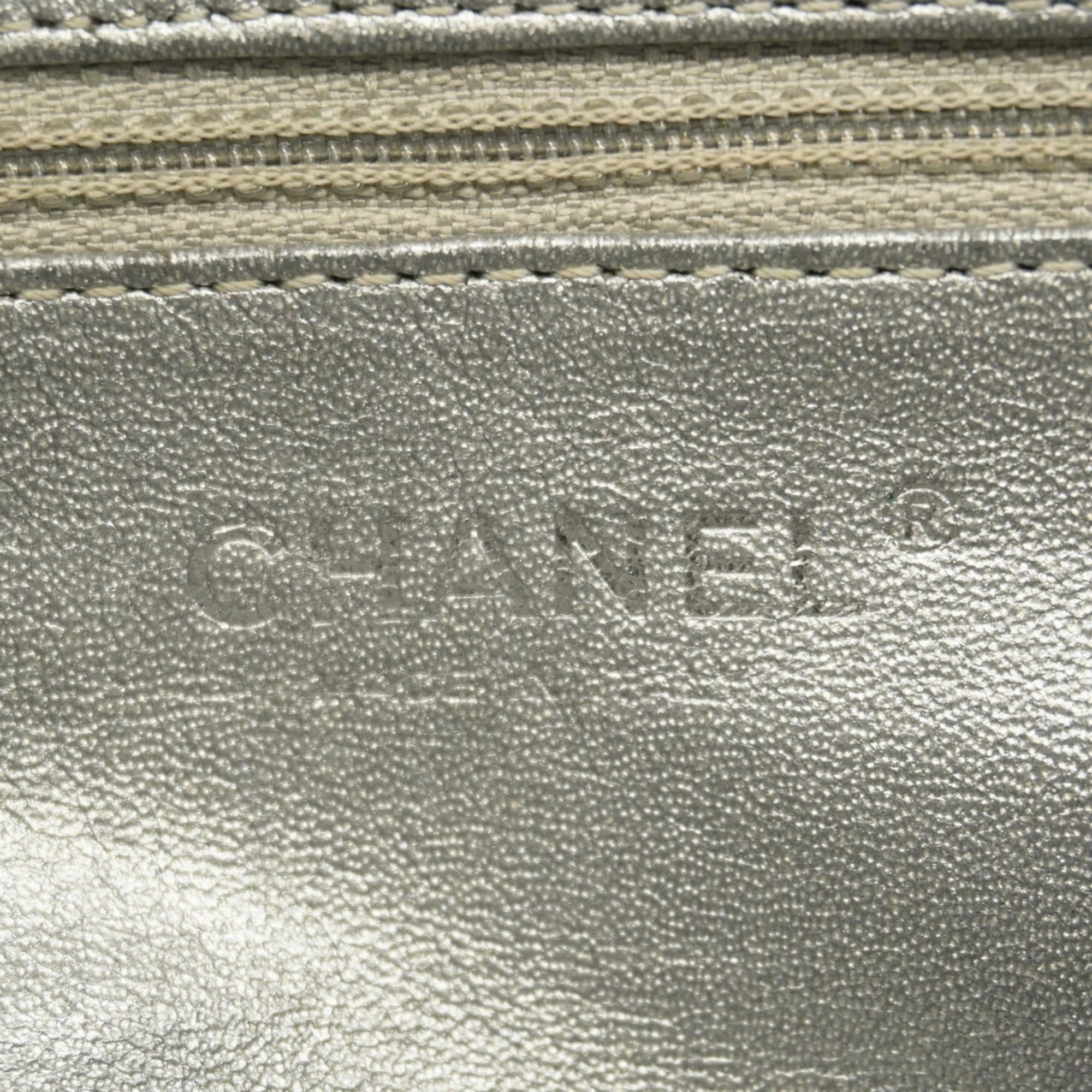 Chanel Black Grained Calfskin Shoulder Bag (Pre-Owned)