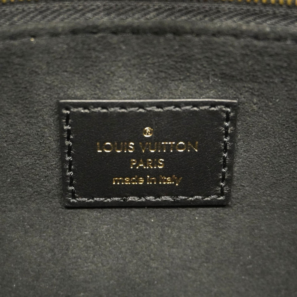 Louis Vuitton Noir Handbag (Pre-Owned)