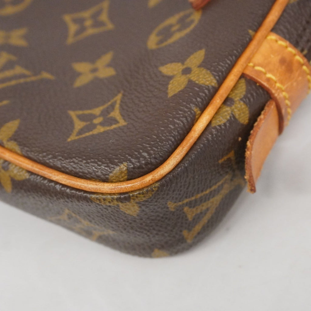 Louis Vuitton Brown Shoulder Bag (Pre-Owned)