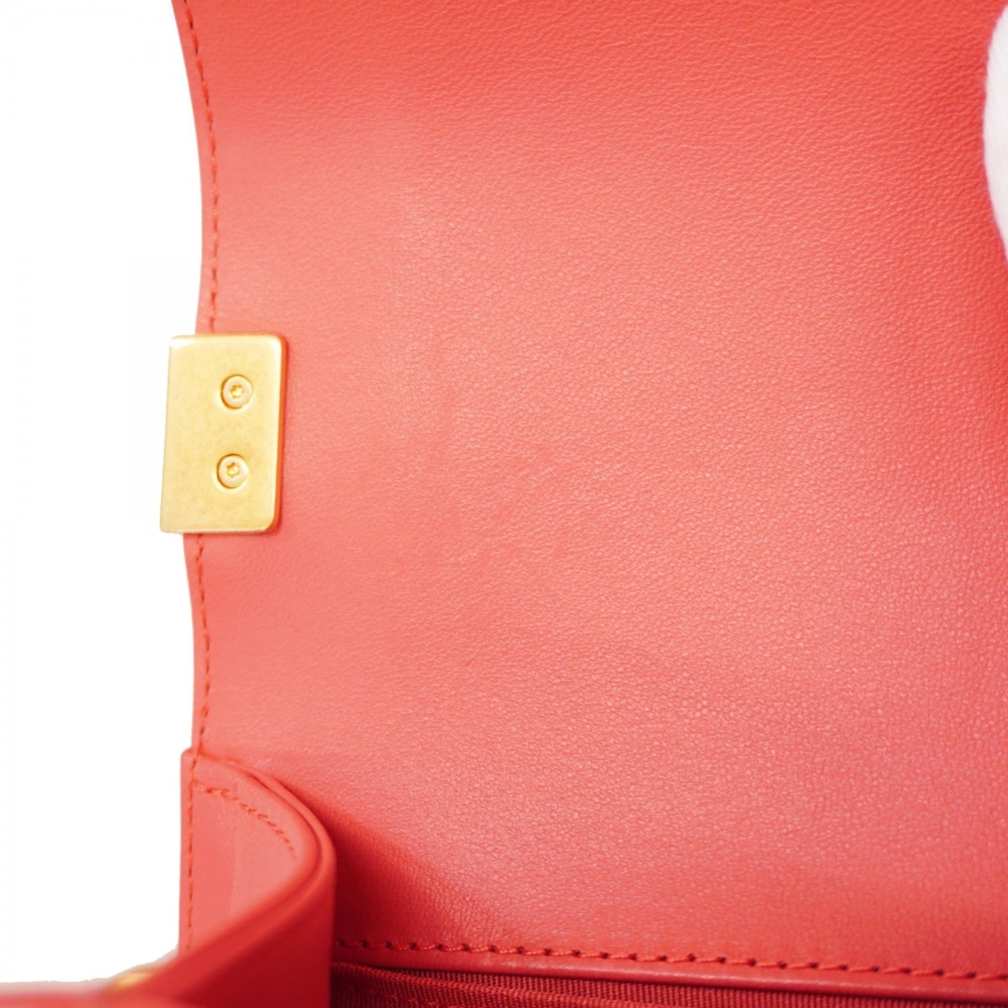 Chanel Pink Leather Shoulder Bag (Pre-Owned)