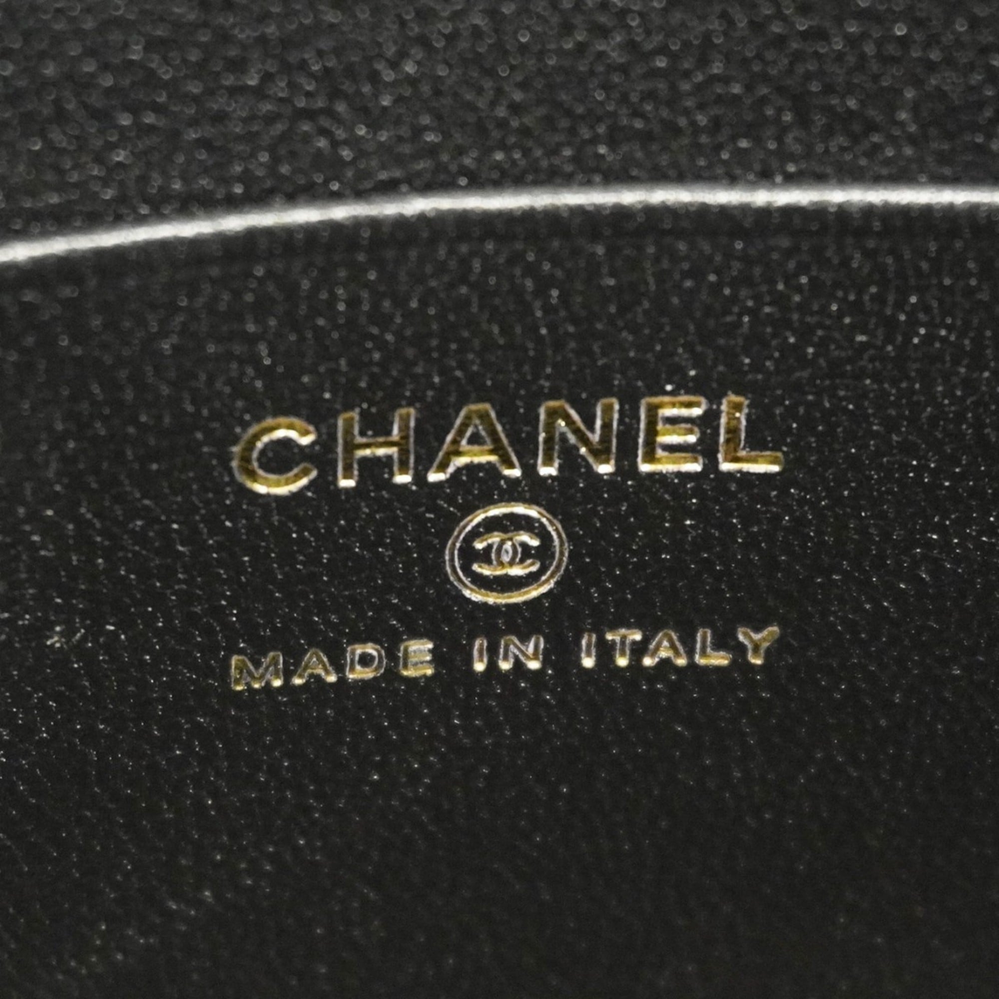 Chanel Black Leather Shoulder Bag (Pre-Owned)
