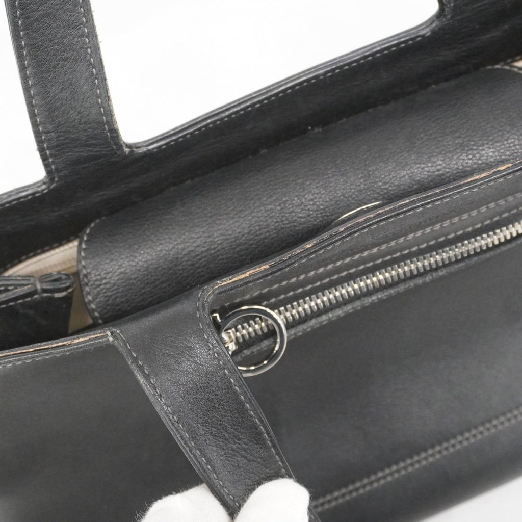 Salvatore Ferragamo Black Leather Handbag (Pre-Owned)