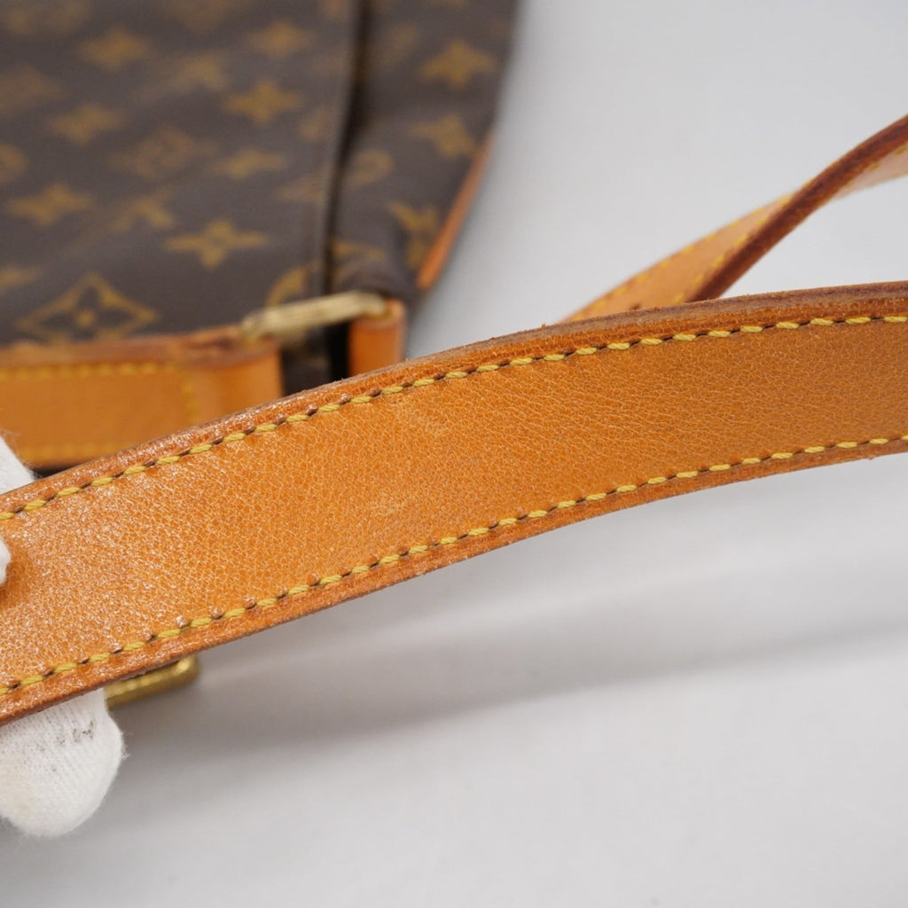 Louis Vuitton Brown Shoulder Bag (Pre-Owned)