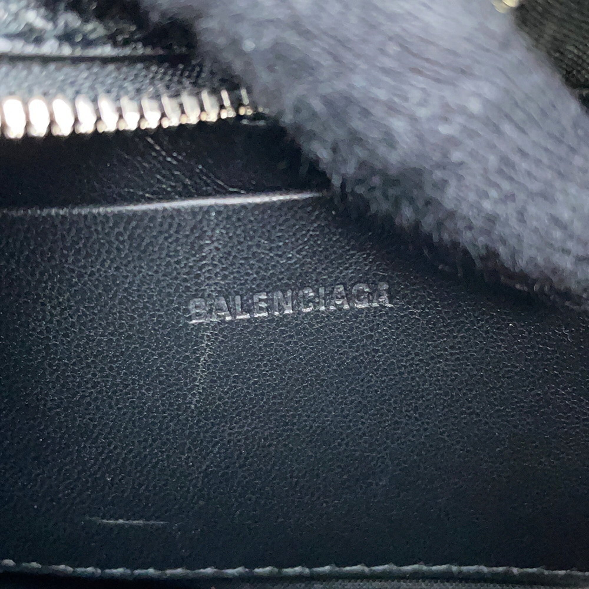 Balenciaga Black Leather Shoulder Bag (Pre-Owned)