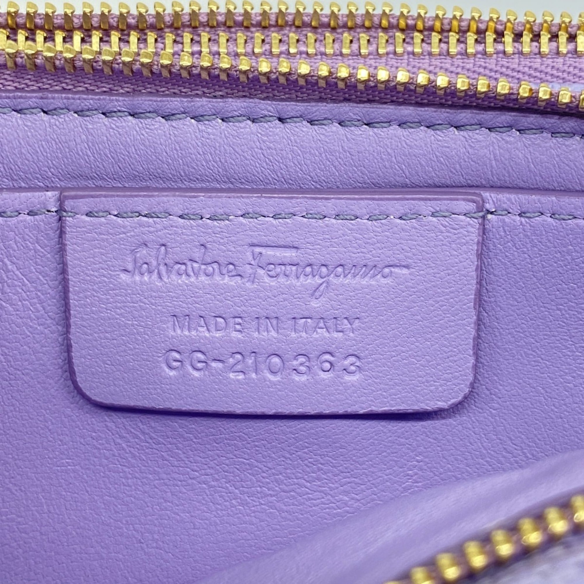 Salvatore Ferragamo Purple Canvas Shoulder Bag (Pre-Owned)