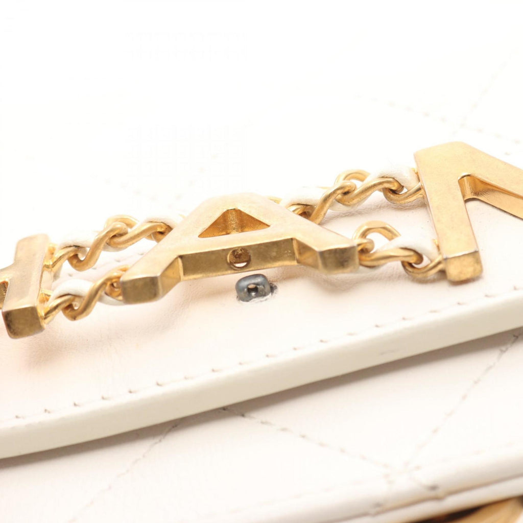 Chanel White Leather Shoulder Bag (Pre-Owned)