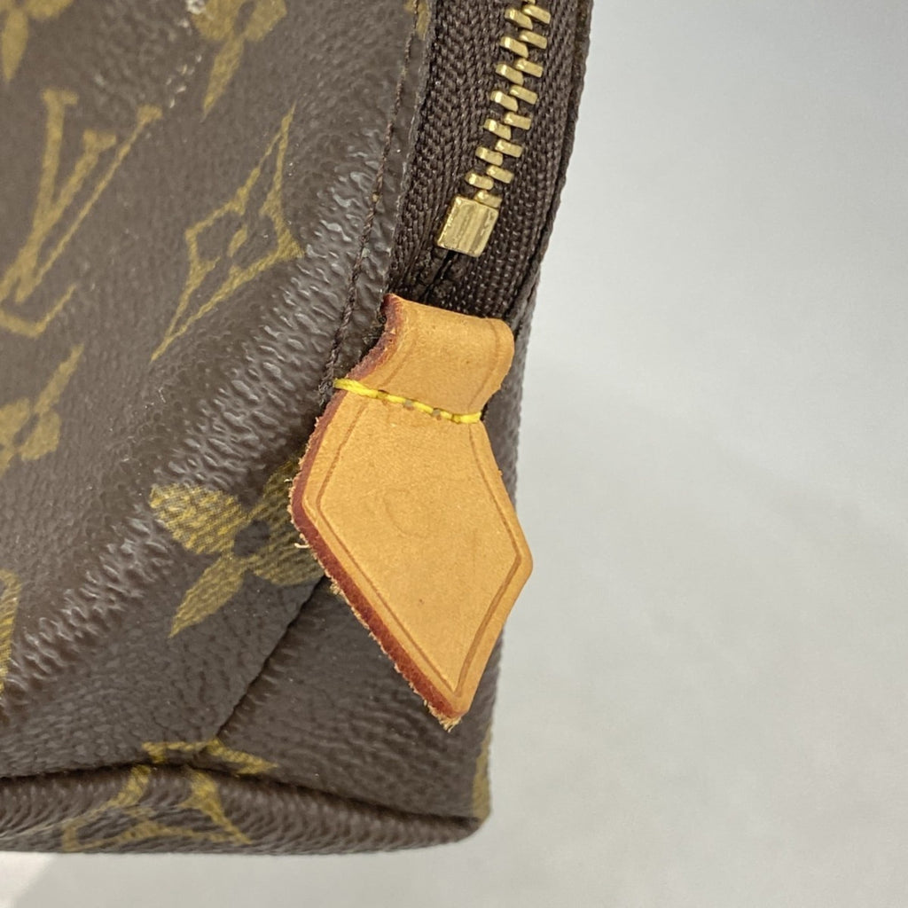 Louis Vuitton Brown Pouch (Pre-Owned)