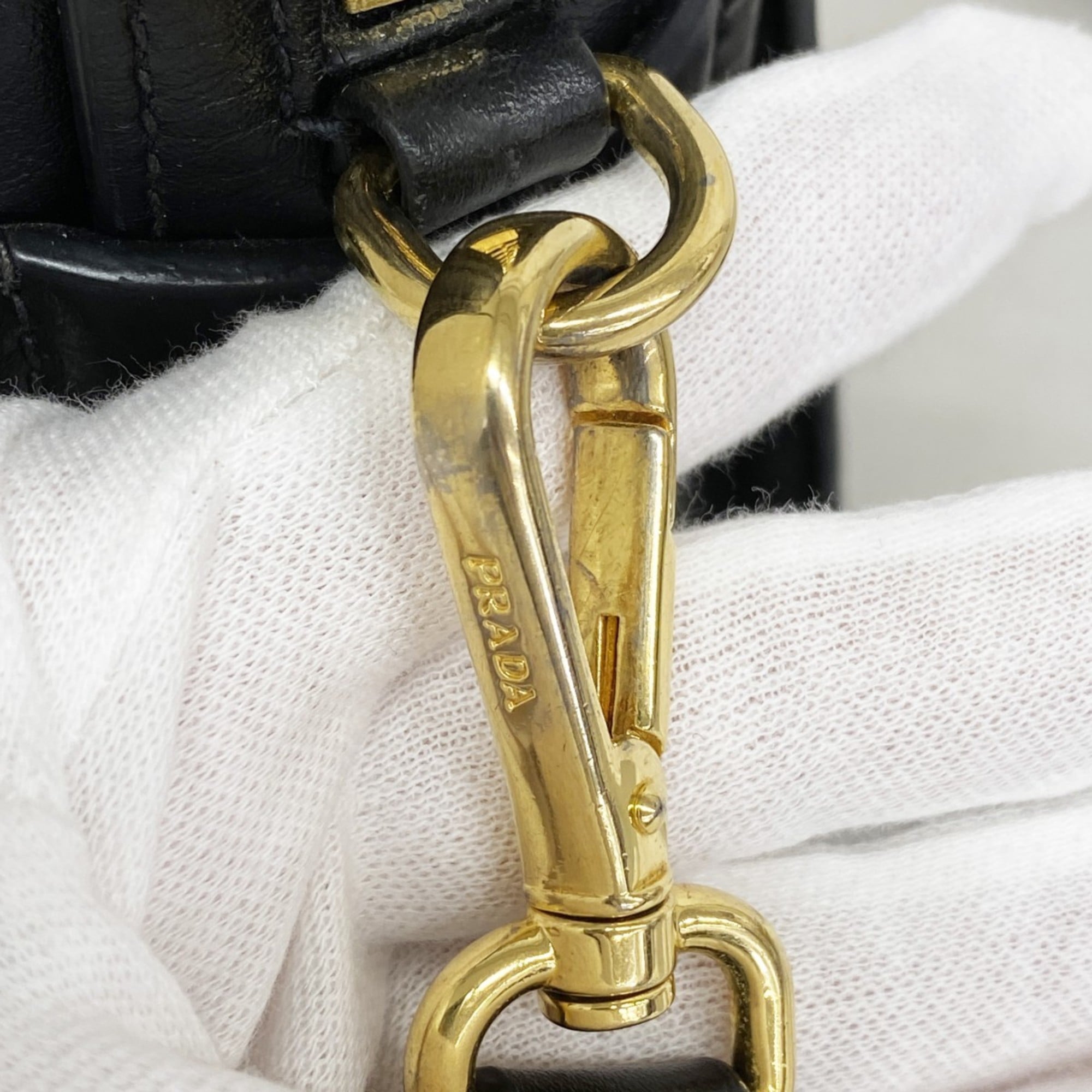 Prada Beige Black Leather Shoulder Bag (Pre-Owned)