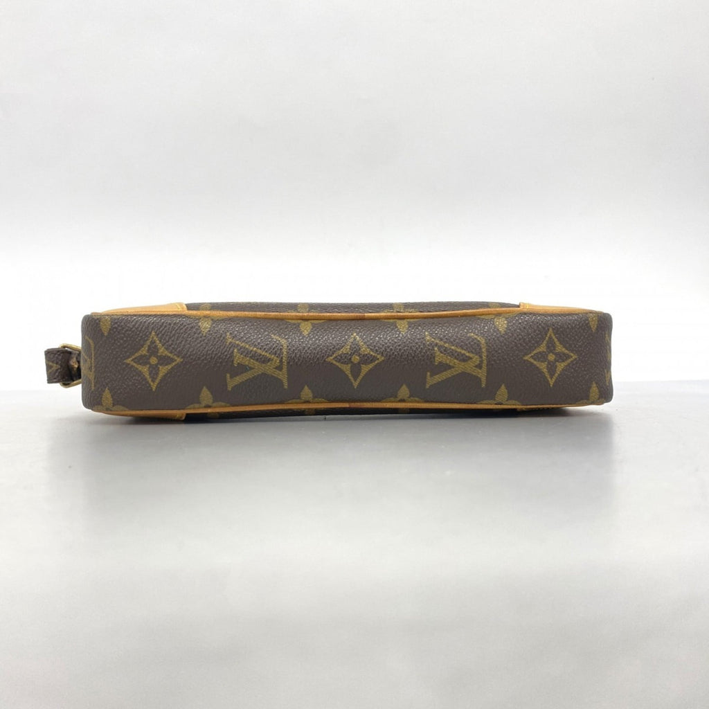 Louis Vuitton Brown Clutch Bag (Pre-Owned)