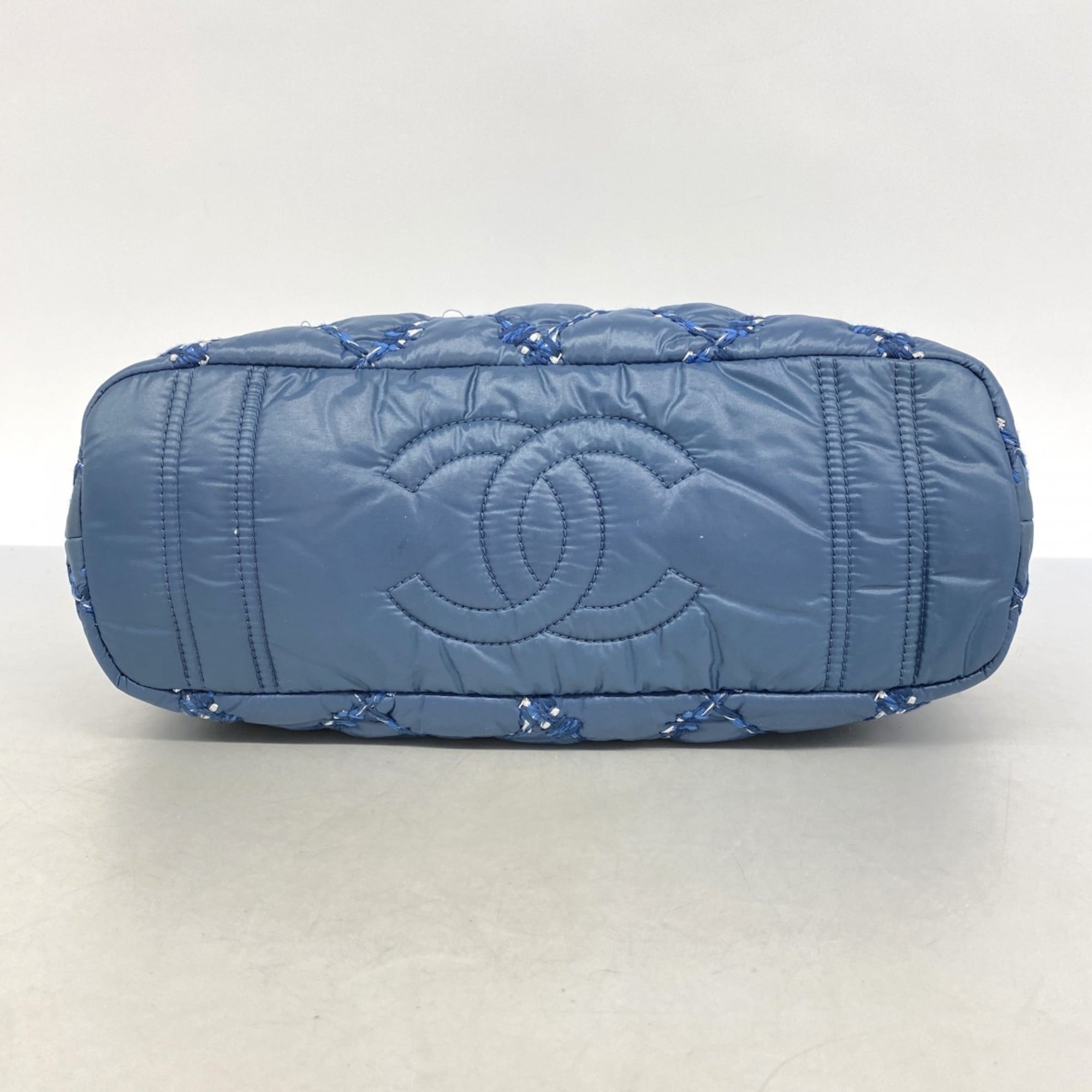 Chanel Blue Nylon Shoulder Bag (Pre-Owned)