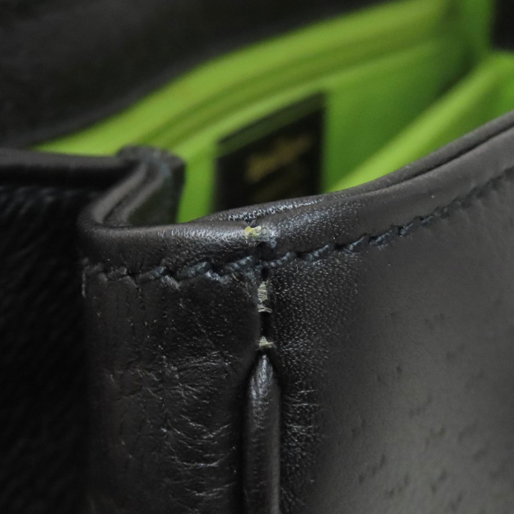 Salvatore Ferragamo Black Leather Handbag (Pre-Owned)