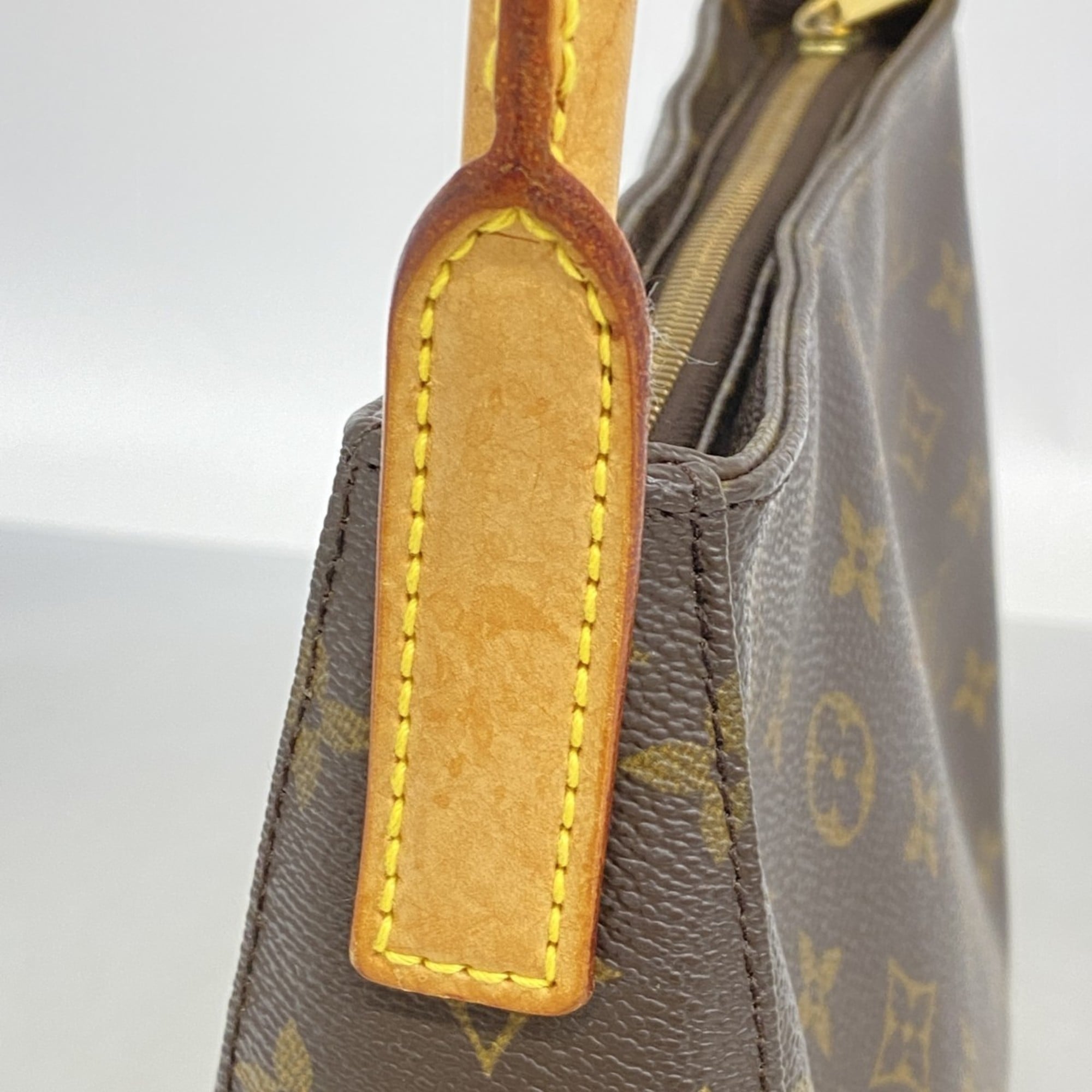 Louis Vuitton Brown Shoulder Bag (Pre-Owned)
