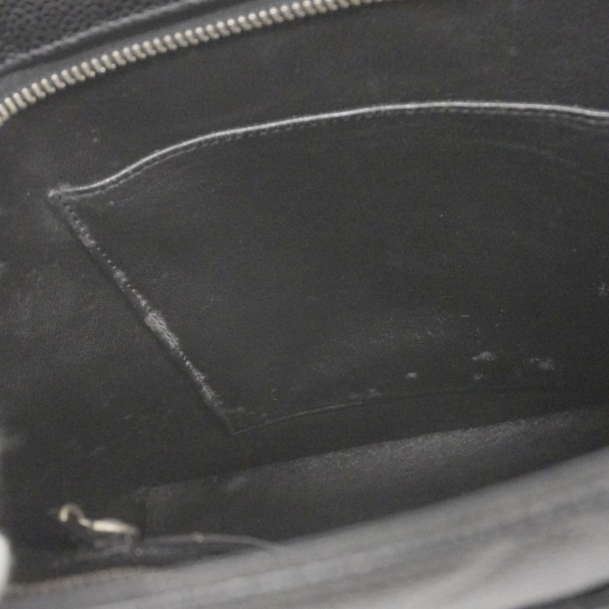 Chanel Black Grained Calfskin Shoulder Bag (Pre-Owned)