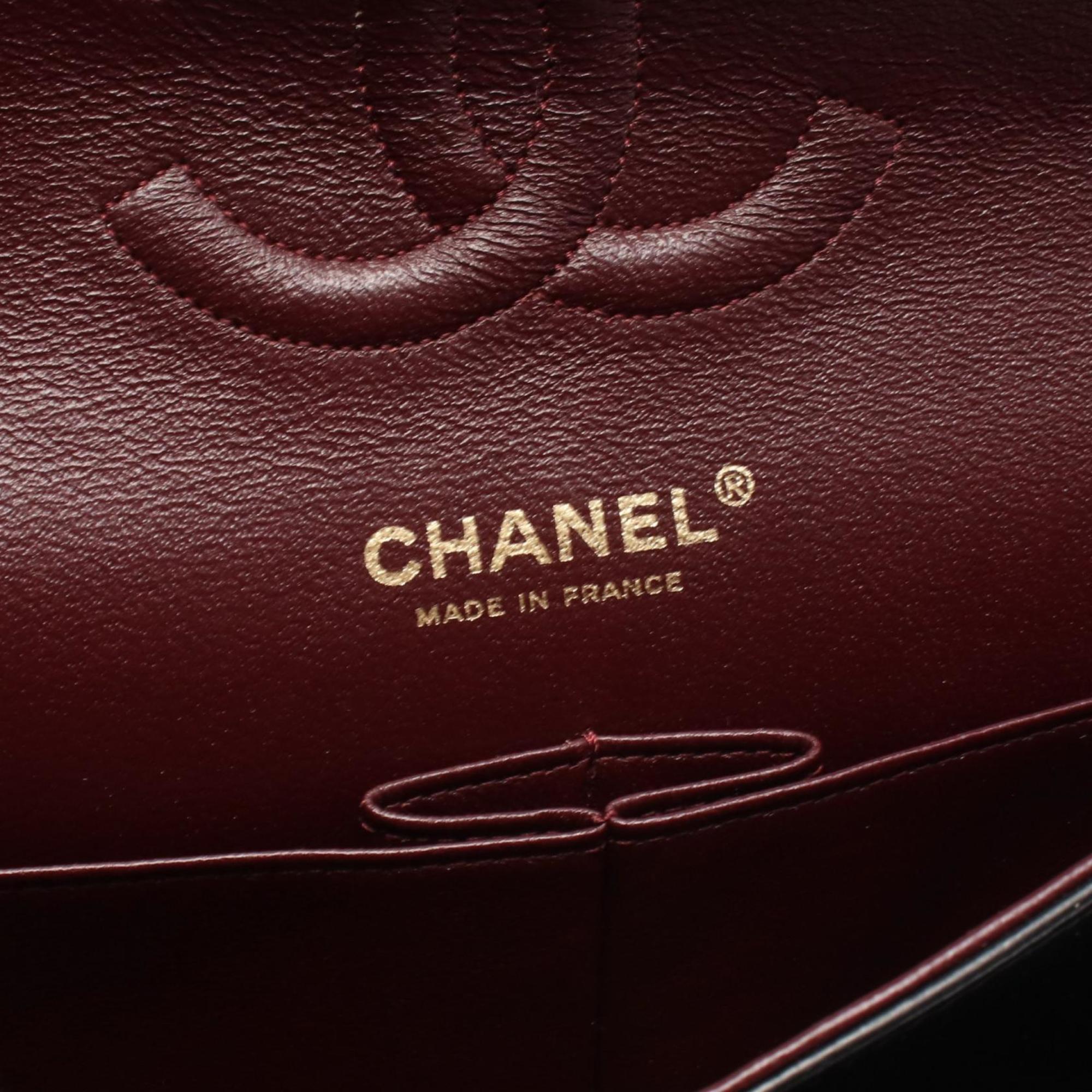Chanel Black Leather Shoulder Bag (Pre-Owned)