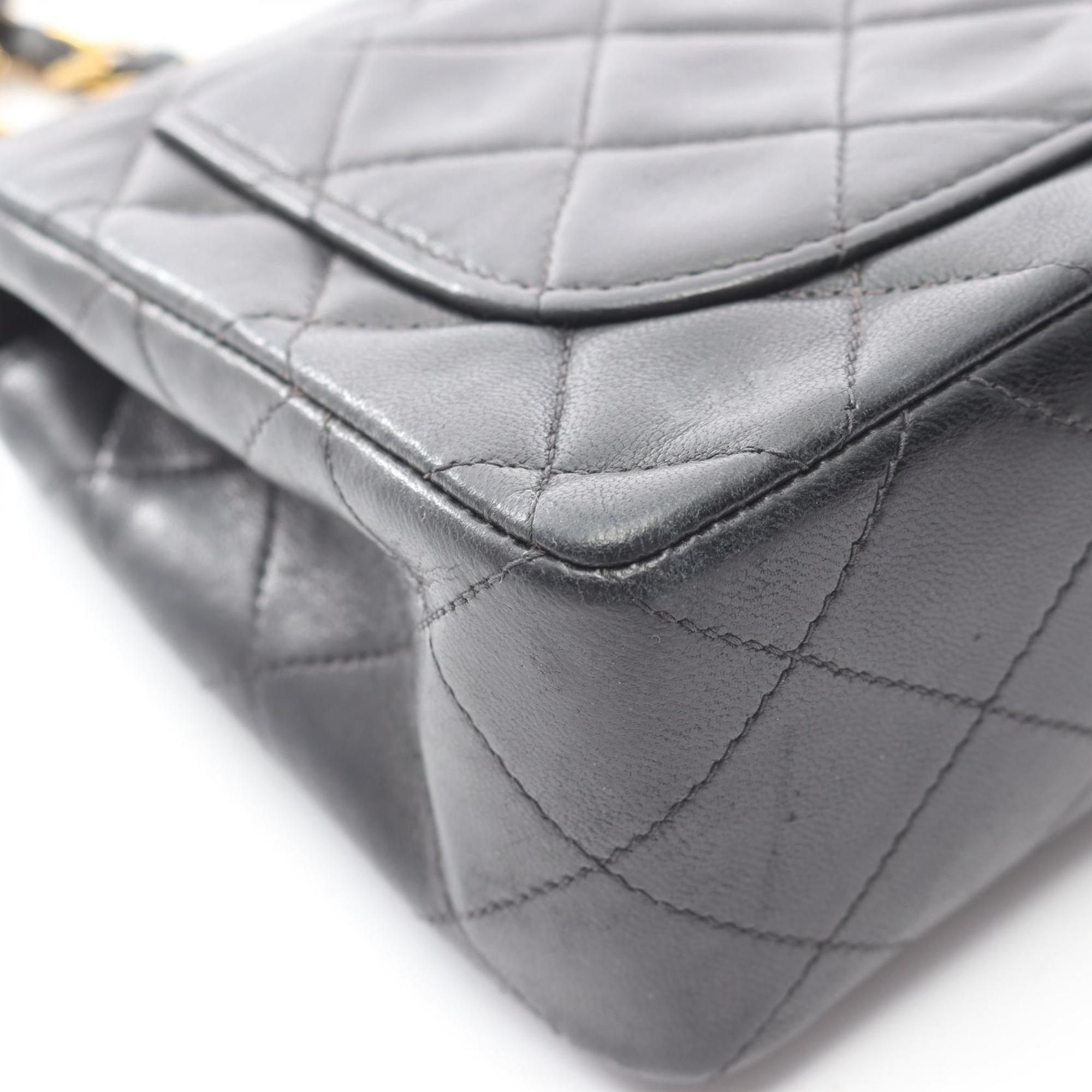 Chanel Black Leather Shoulder Bag (Pre-Owned)