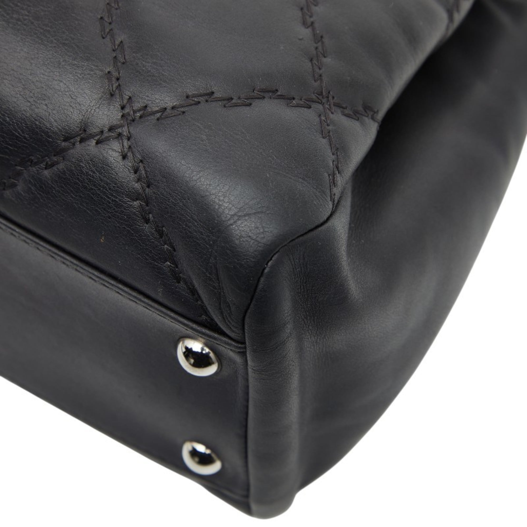 Chanel Black Leather Tote Bag (Pre-Owned)