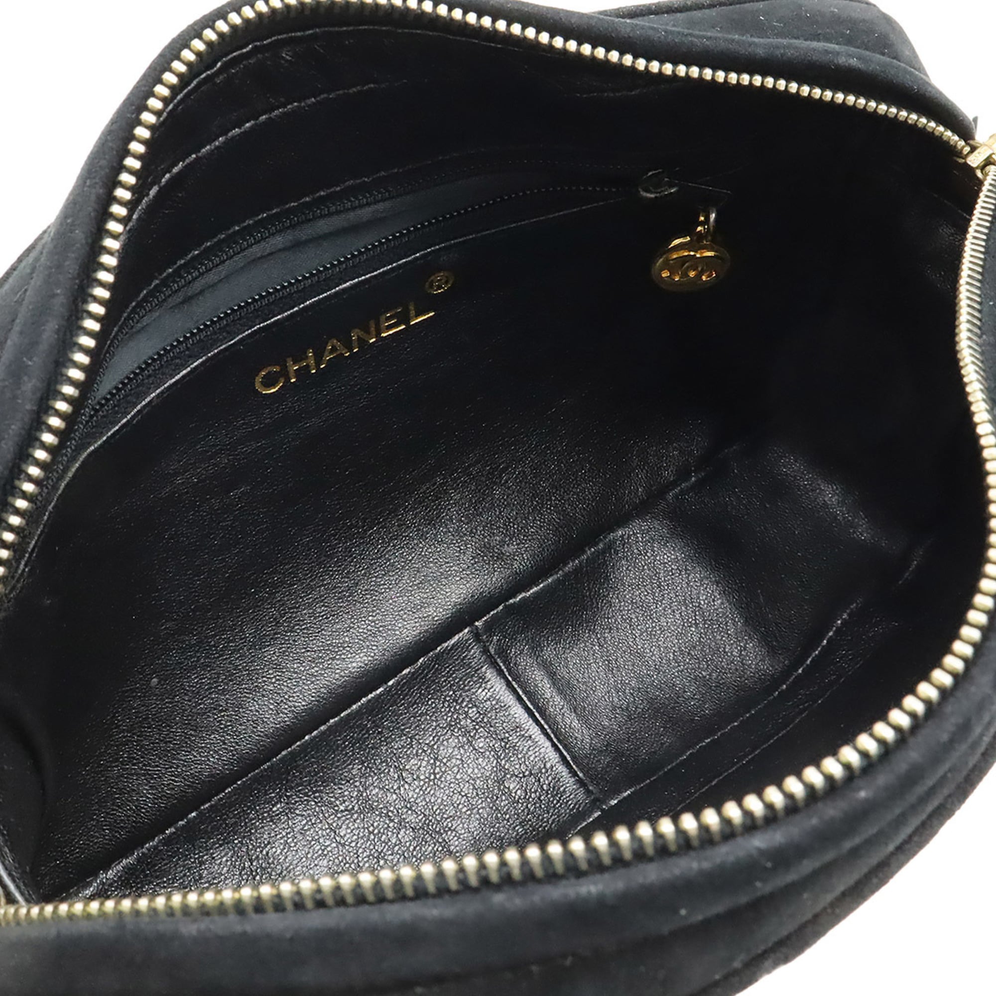 Chanel Black Suede Shoulder Bag (Pre-Owned)