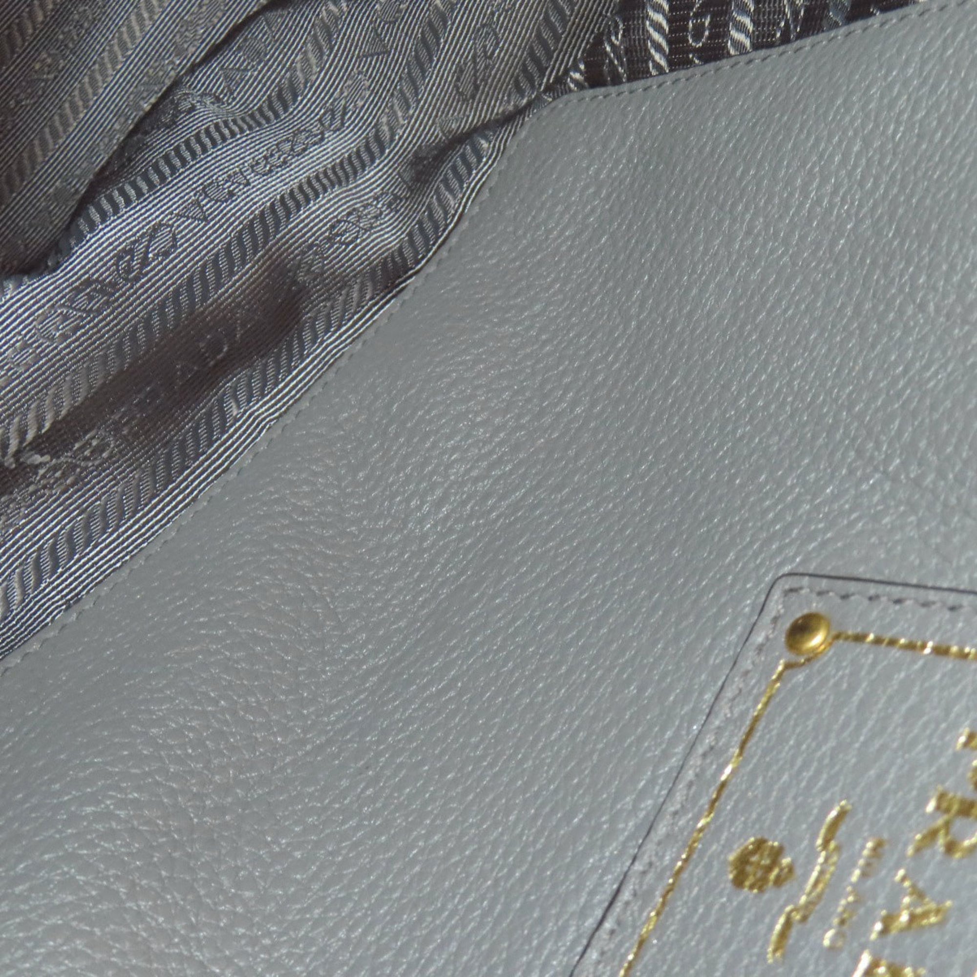 Prada Gray Leather Tote Bag (Pre-Owned)