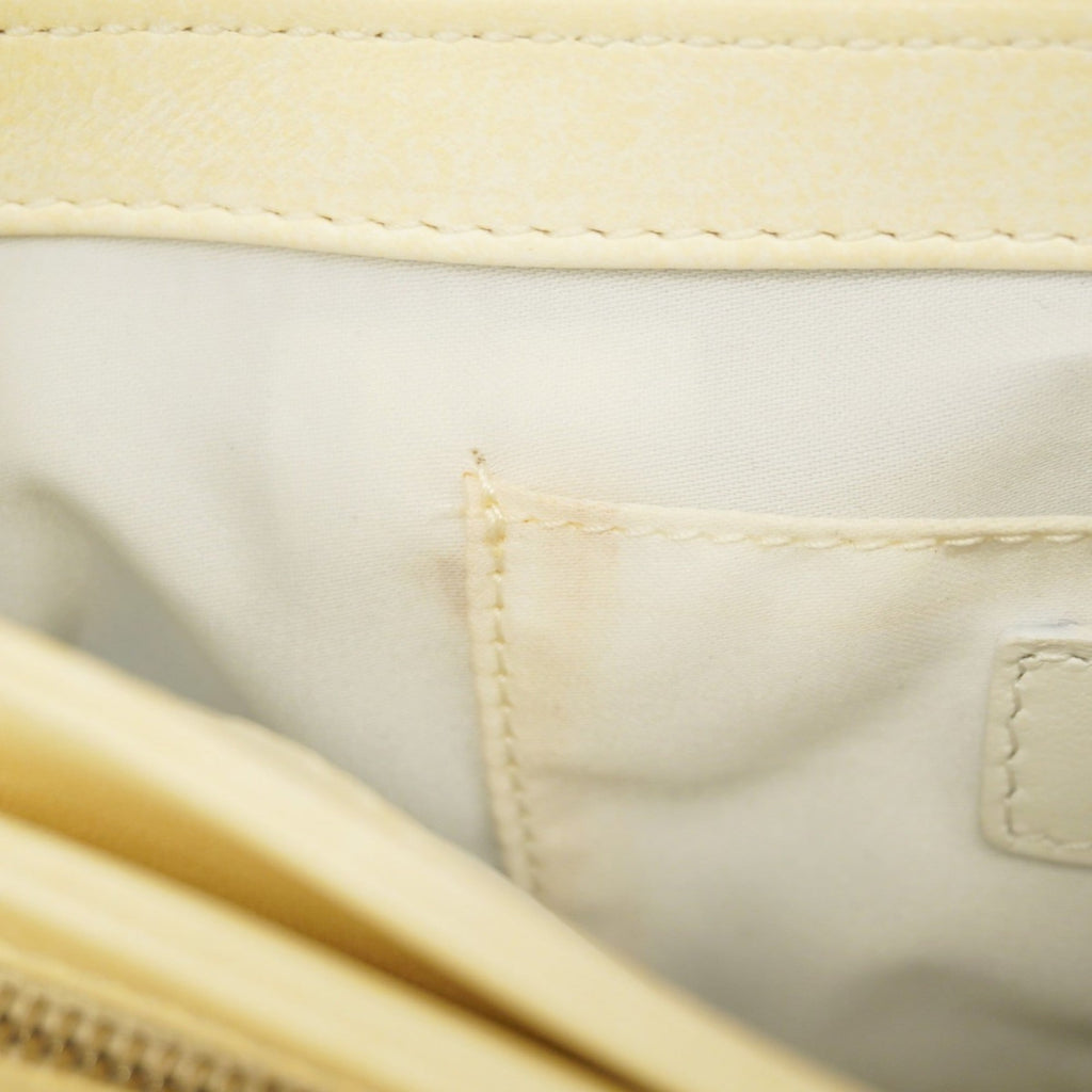 Chanel Ivory Leather Shoulder Bag (Pre-Owned)