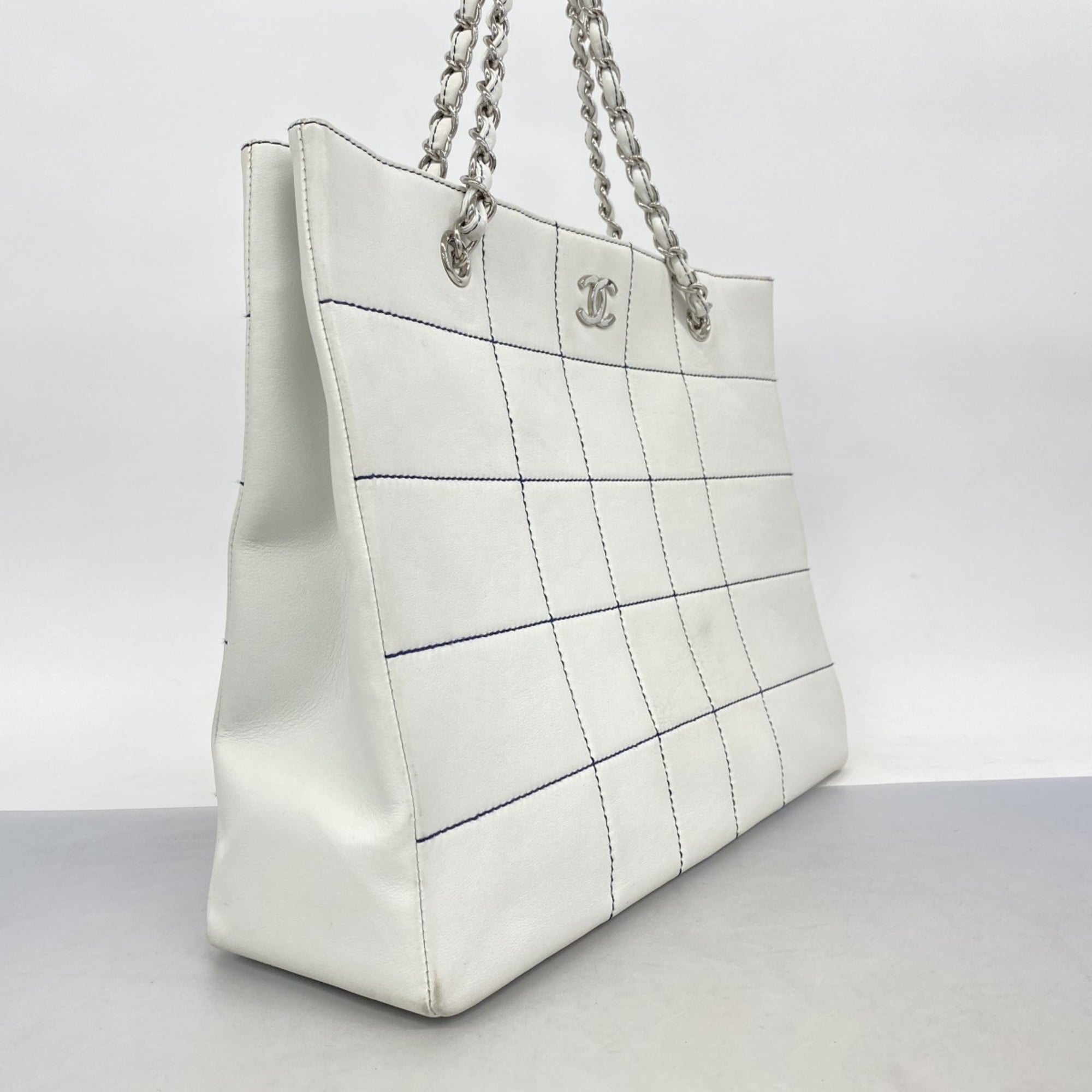 Chanel Navy White Leather Tote Bag (Pre-Owned)
