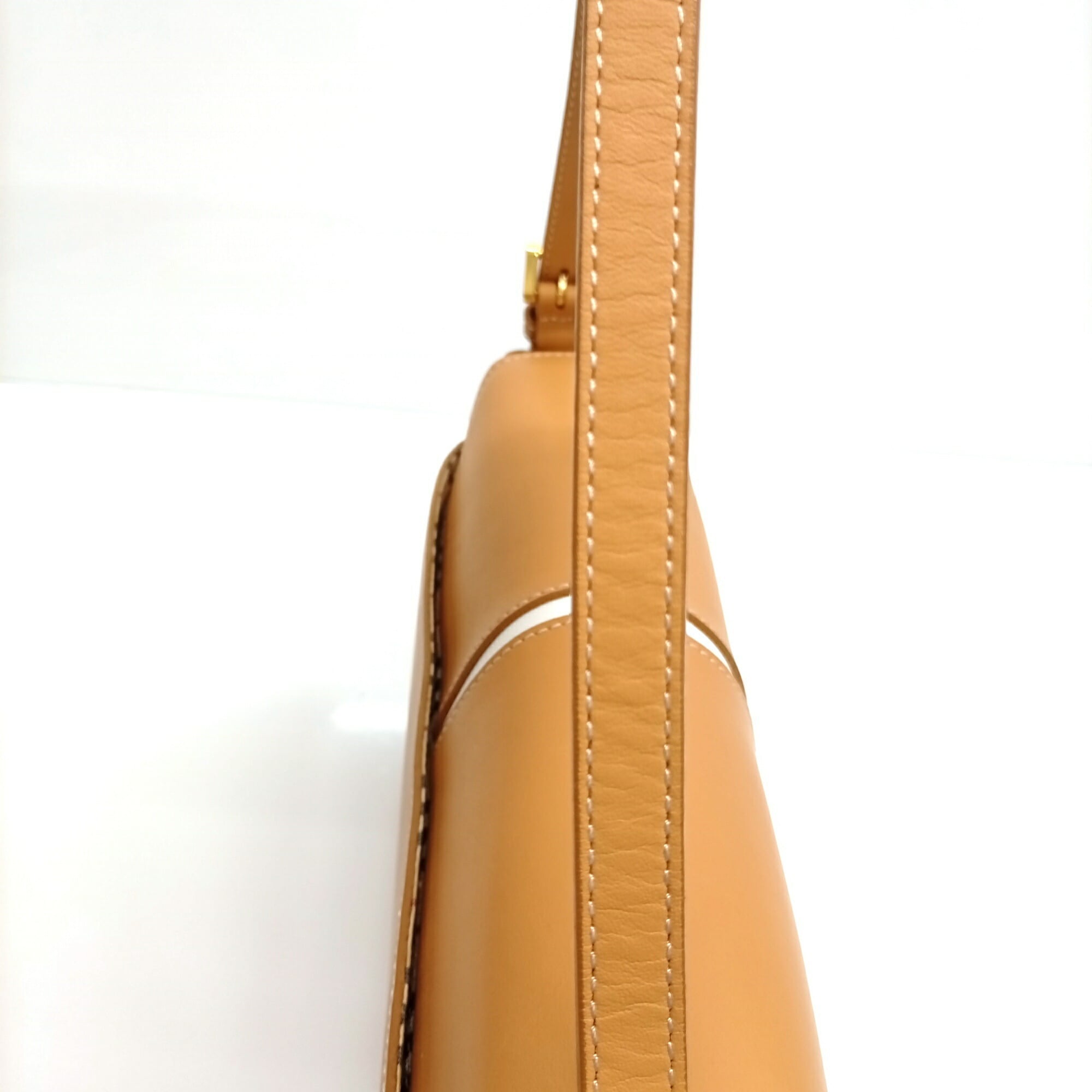 Burberry Beige Leather Shoulder Bag (Pre-Owned)